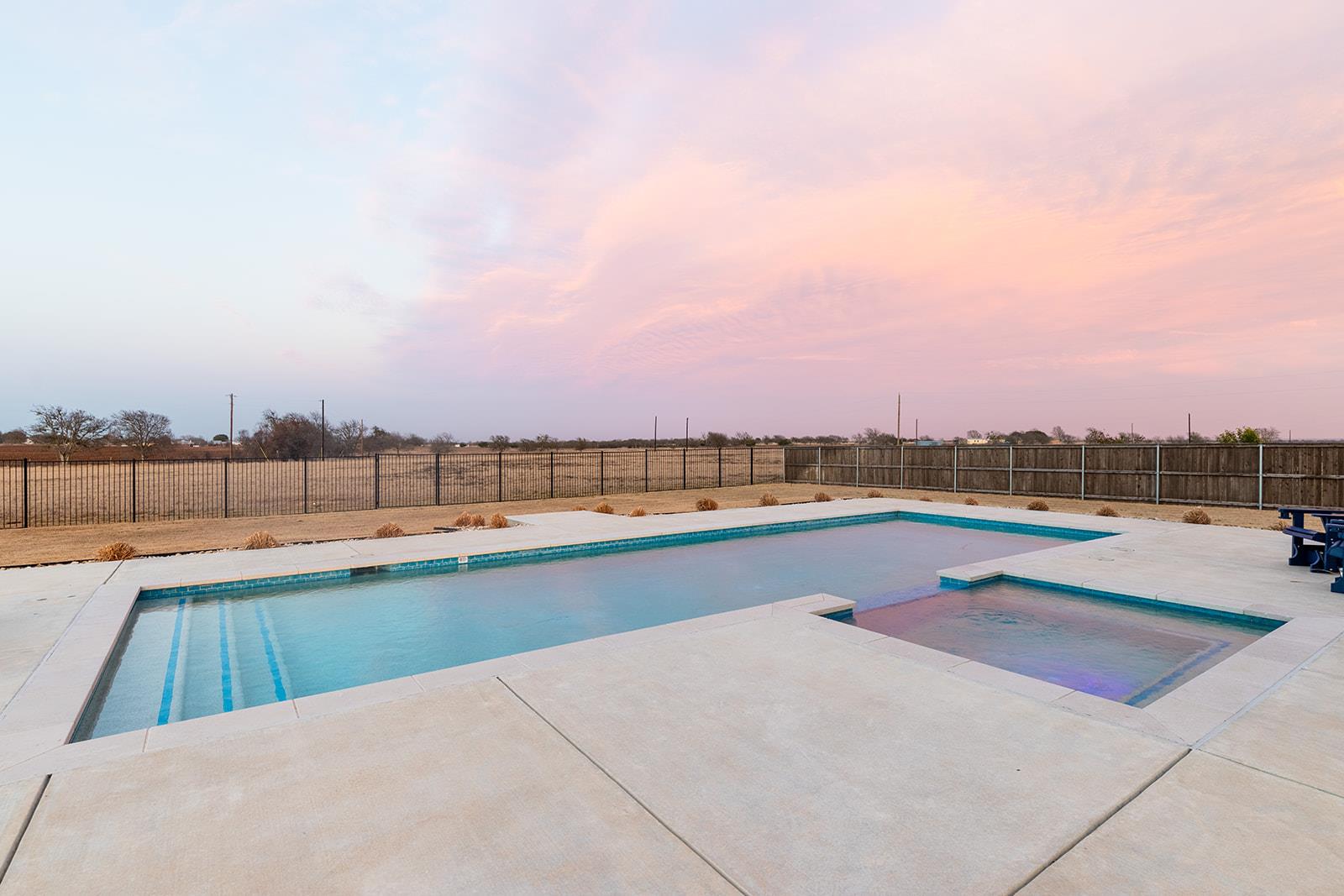 477 Willow Moon Ranch Rd, Crawford, TX 76638