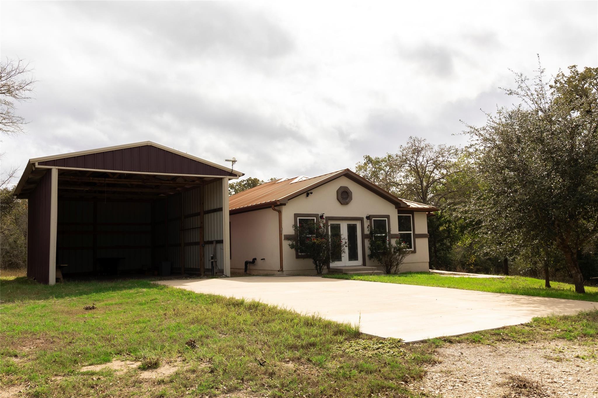 1261 Fm 20, Cedar Creek, TX 78612