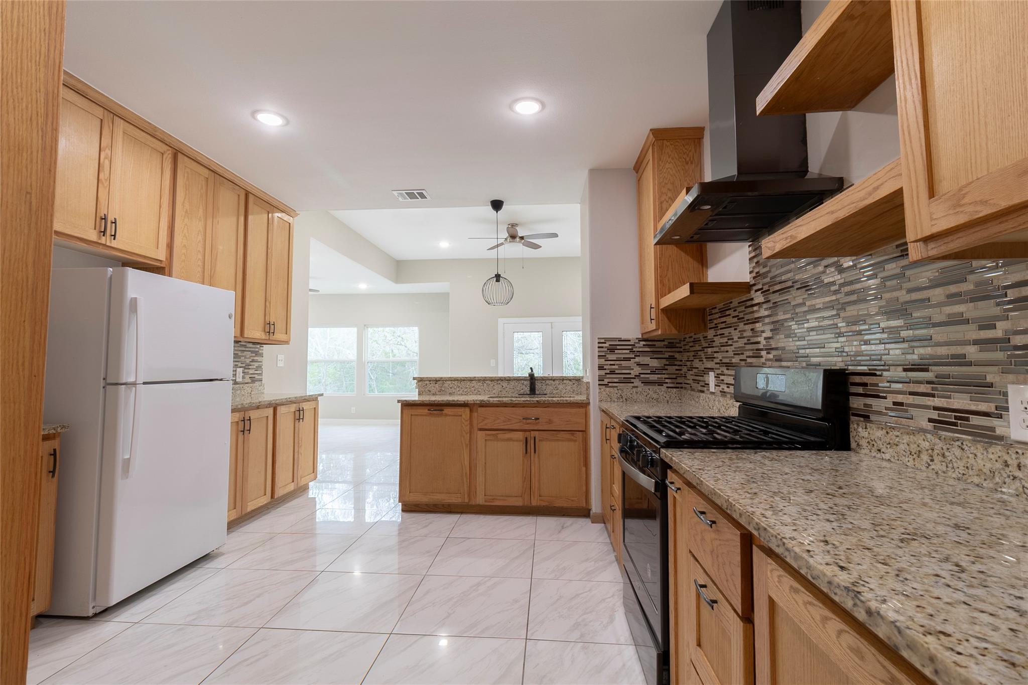 1261 Fm 20, Cedar Creek, TX 78612