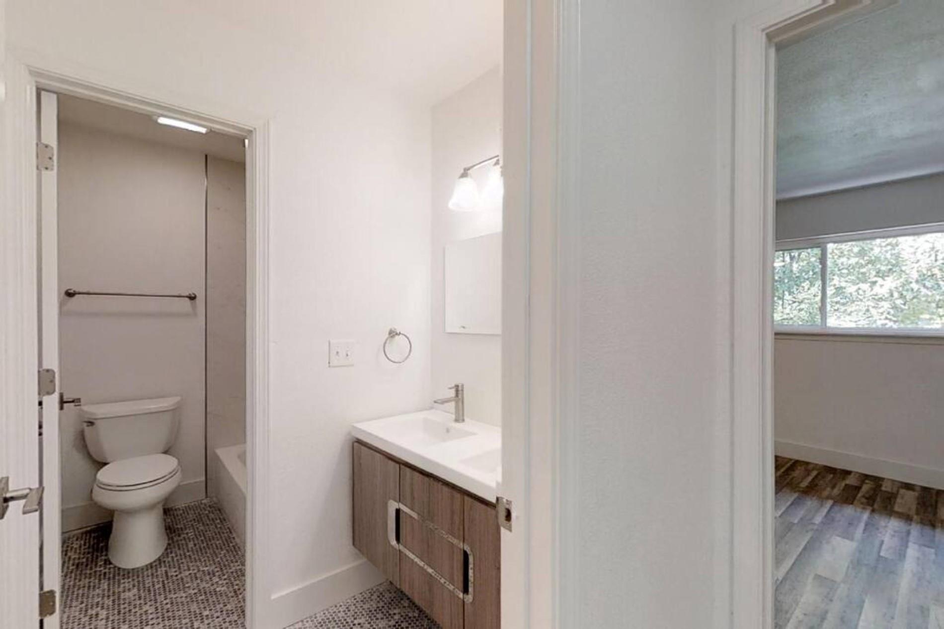 1913 Hearthstone Dr # D, Austin, TX 78757