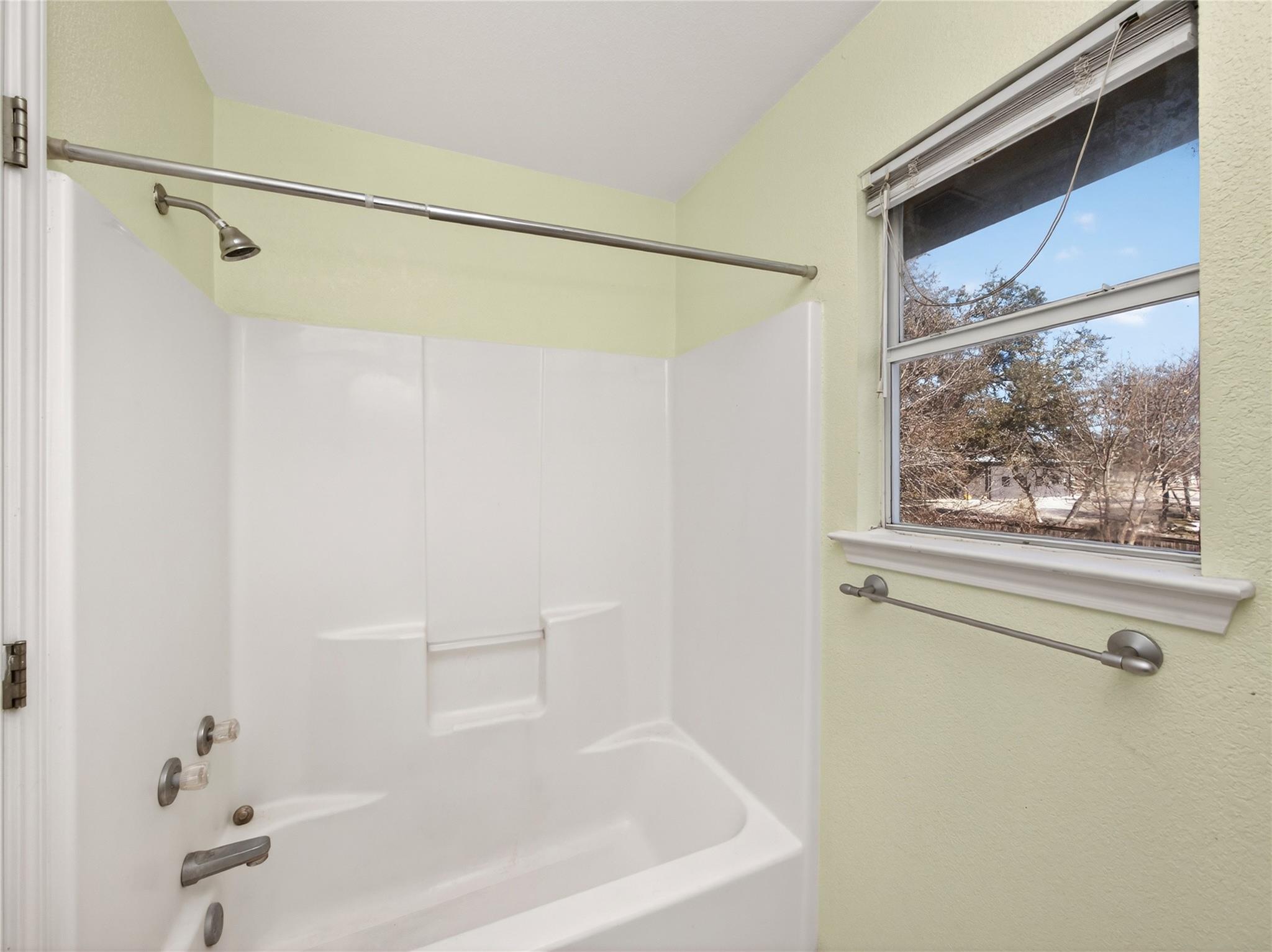 380 Salado Creek Rd, Salado, TX 76571