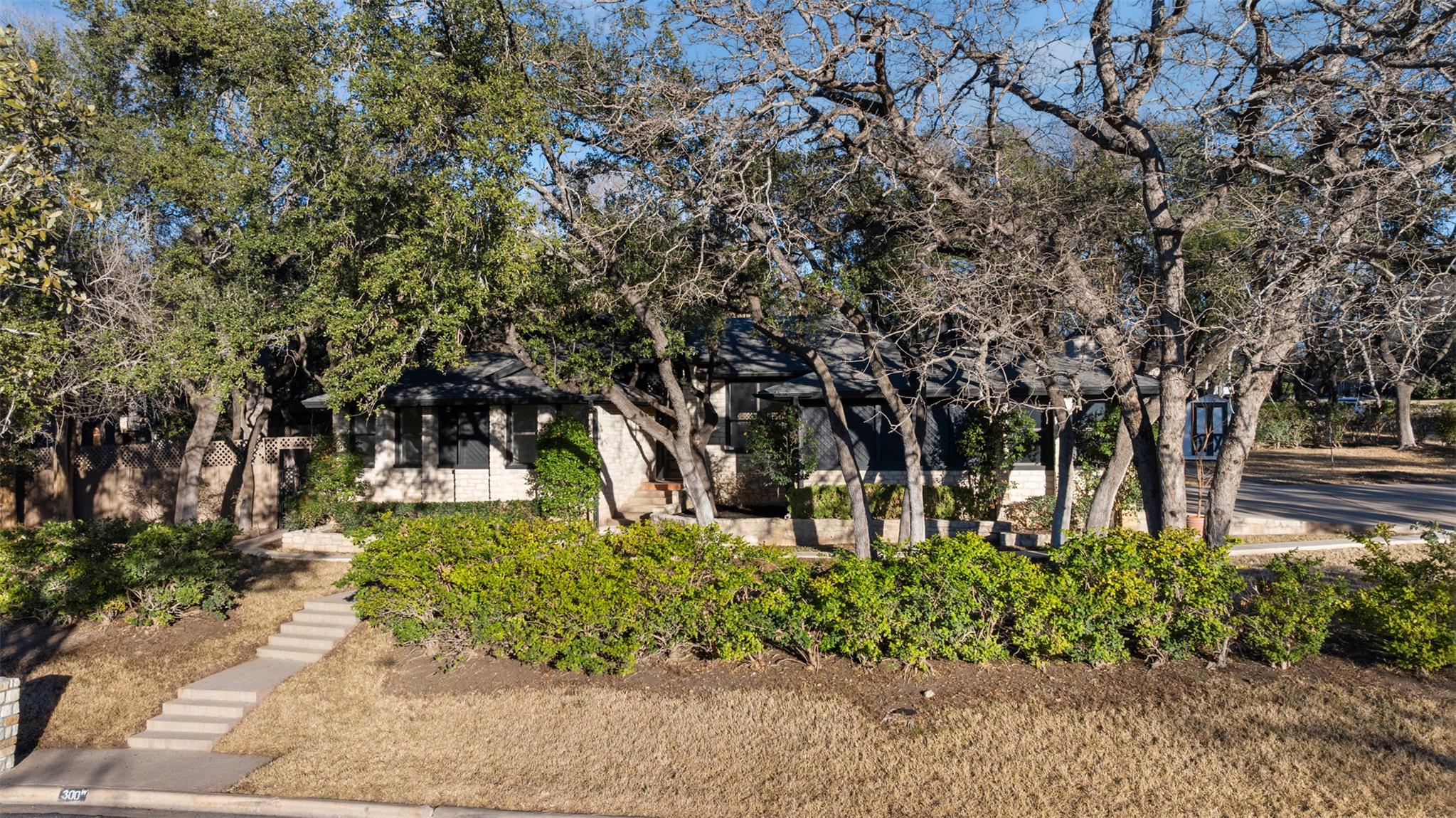 300 Norwood Dr W, Georgetown, TX 78628