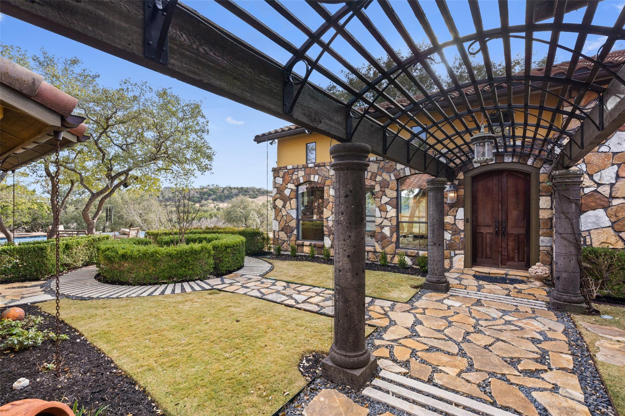 2808 & 2804 Fall Creek Estates Dr, Spicewood, TX 78669