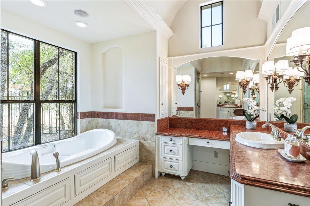 2808 & 2804 Fall Creek Estates Dr, Spicewood, TX 78669