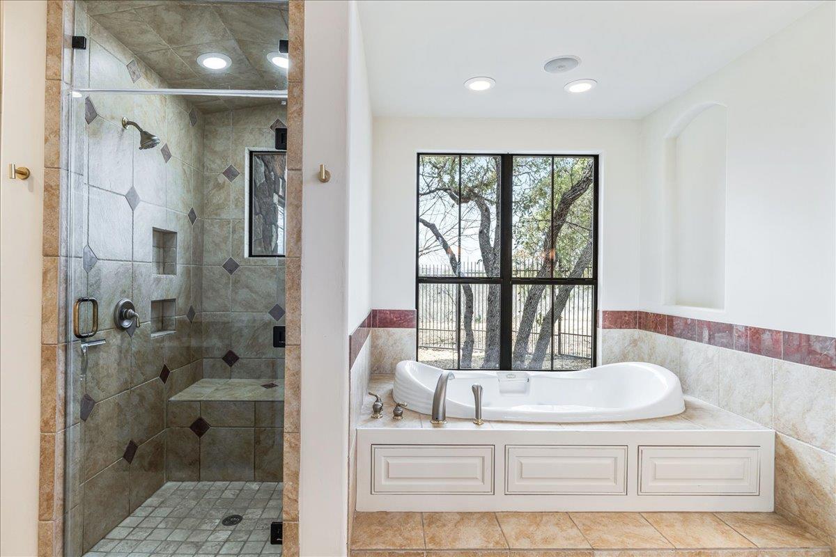 2808 & 2804 Fall Creek Estates Dr, Spicewood, TX 78669