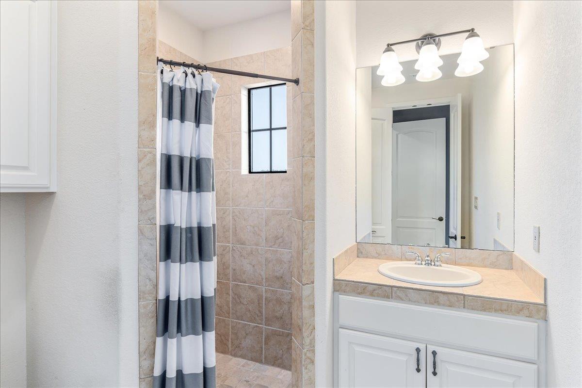 2808 & 2804 Fall Creek Estates Dr, Spicewood, TX 78669