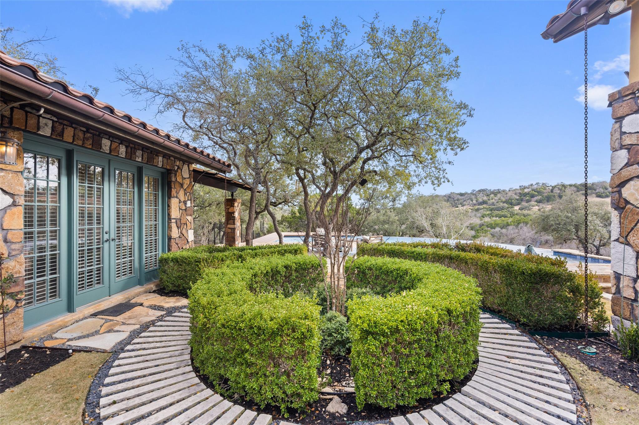 2808 & 2804 Fall Creek Estates Dr, Spicewood, TX 78669