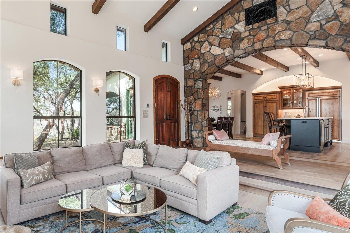 2808 & 2804 Fall Creek Estates Dr, Spicewood, TX 78669