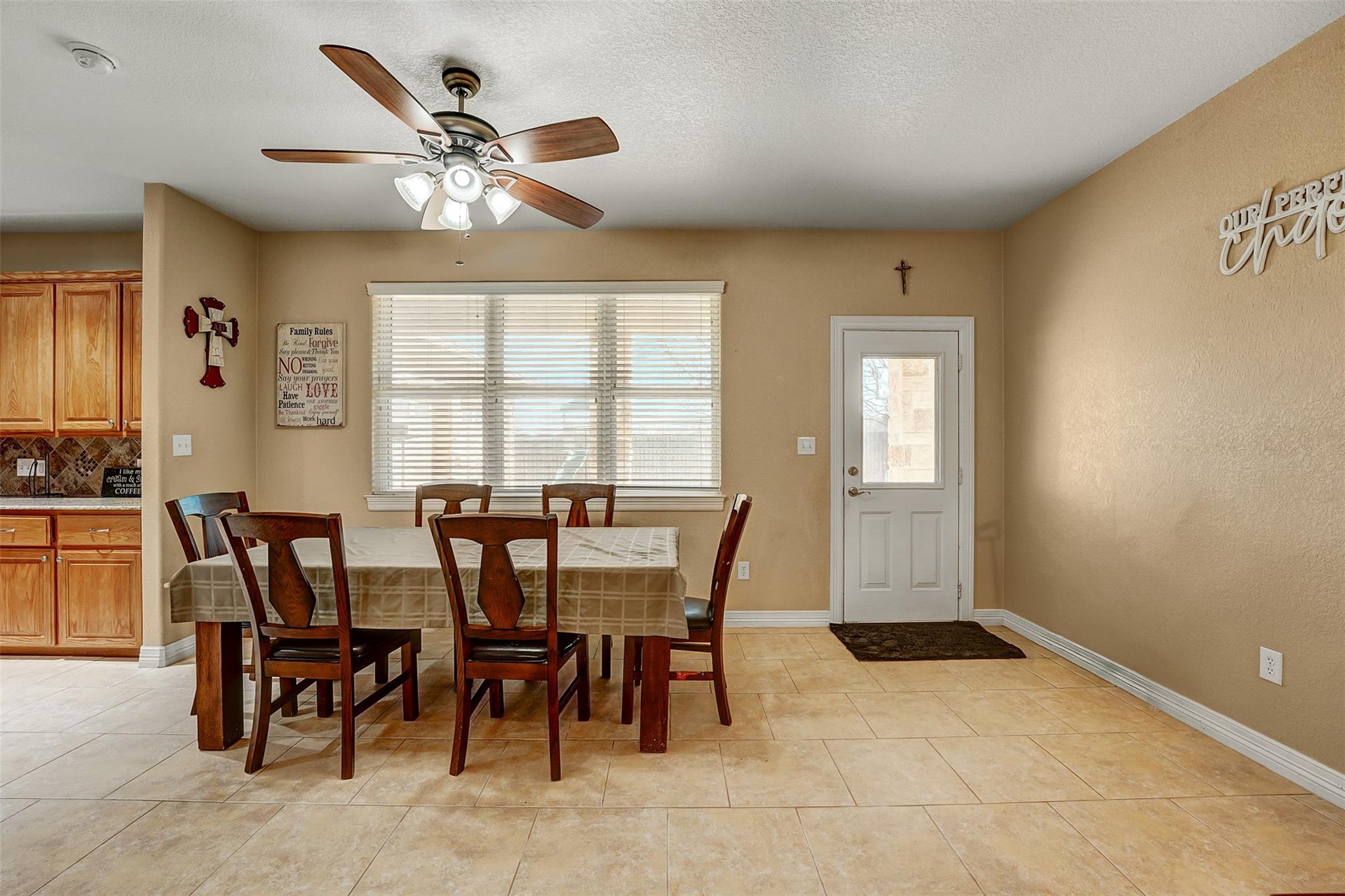 100 Magan Ln, Jarrell, TX 76537