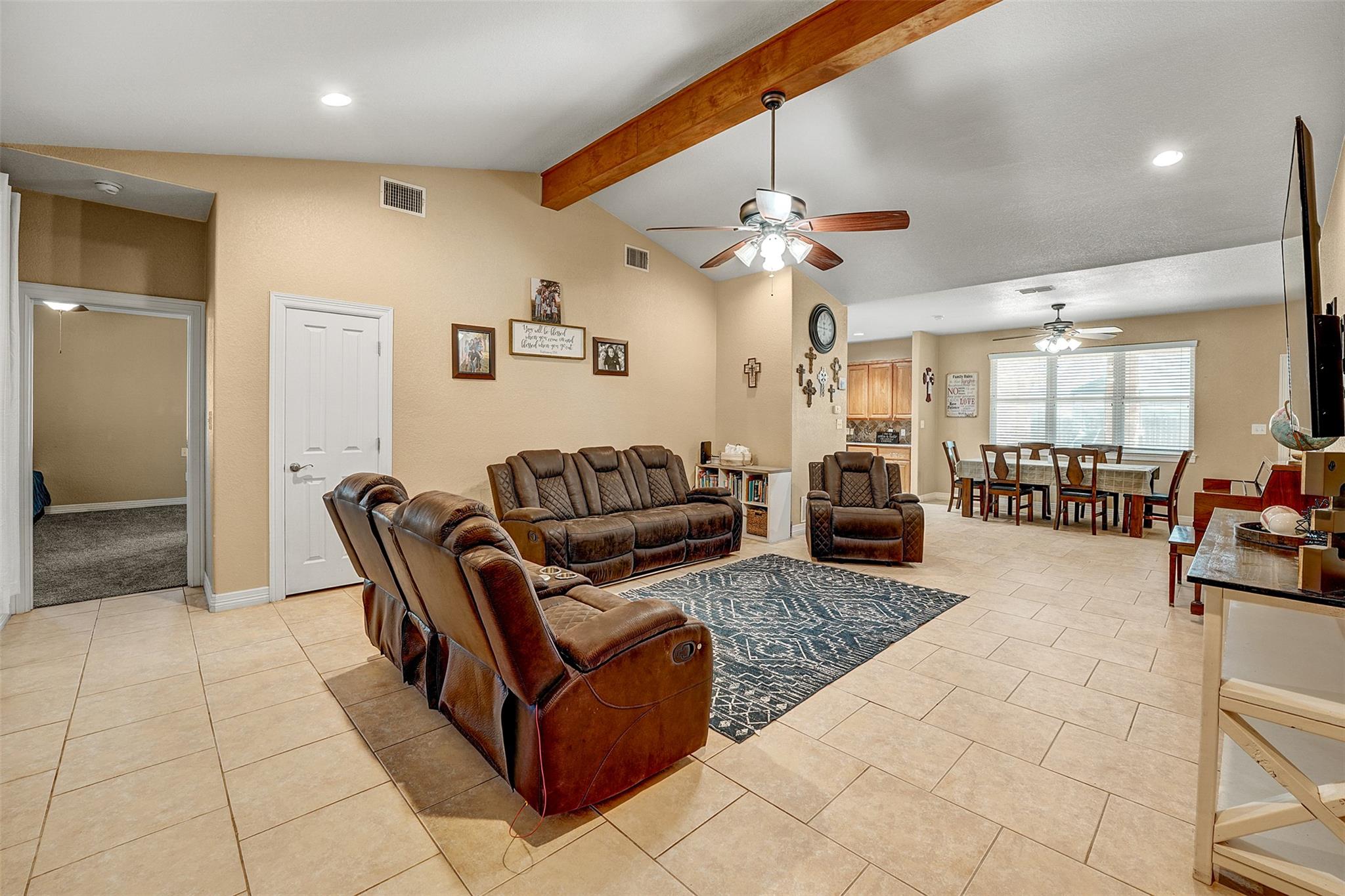 100 Magan Ln, Jarrell, TX 76537