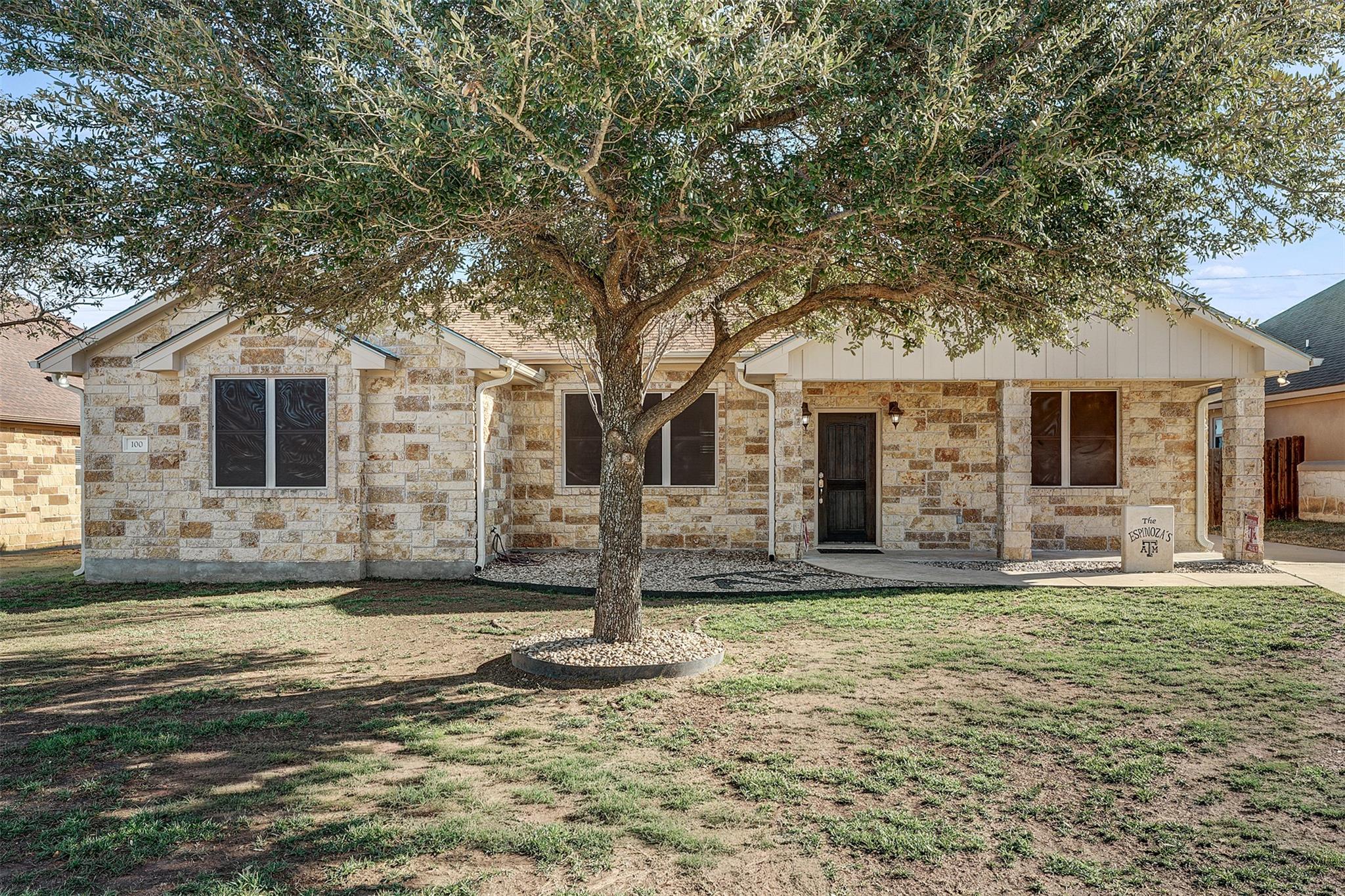 100 Magan Ln, Jarrell, TX 76537