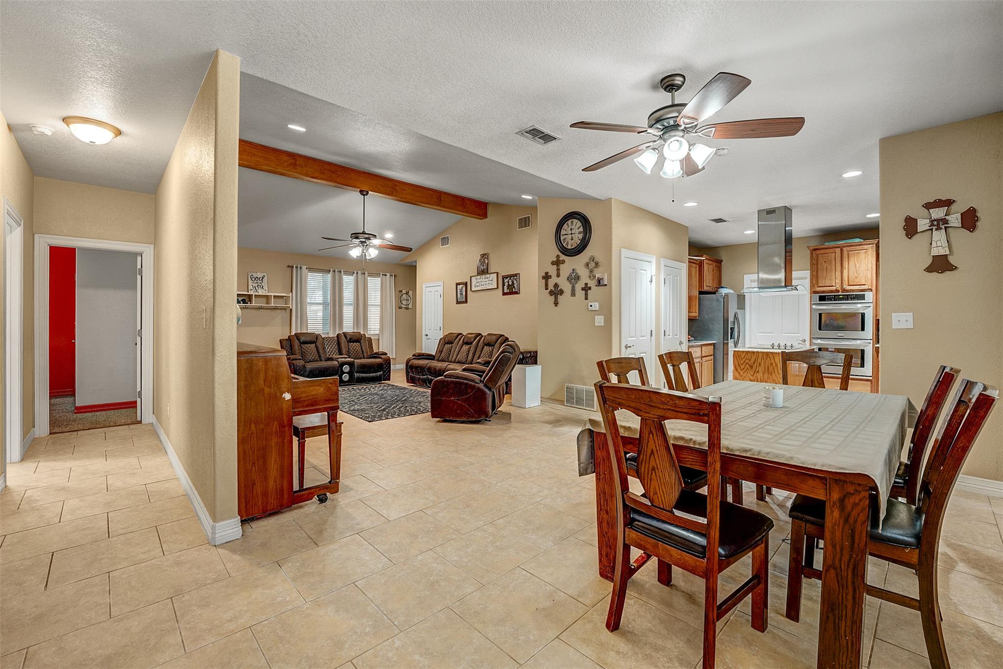 100 Magan Ln, Jarrell, TX 76537