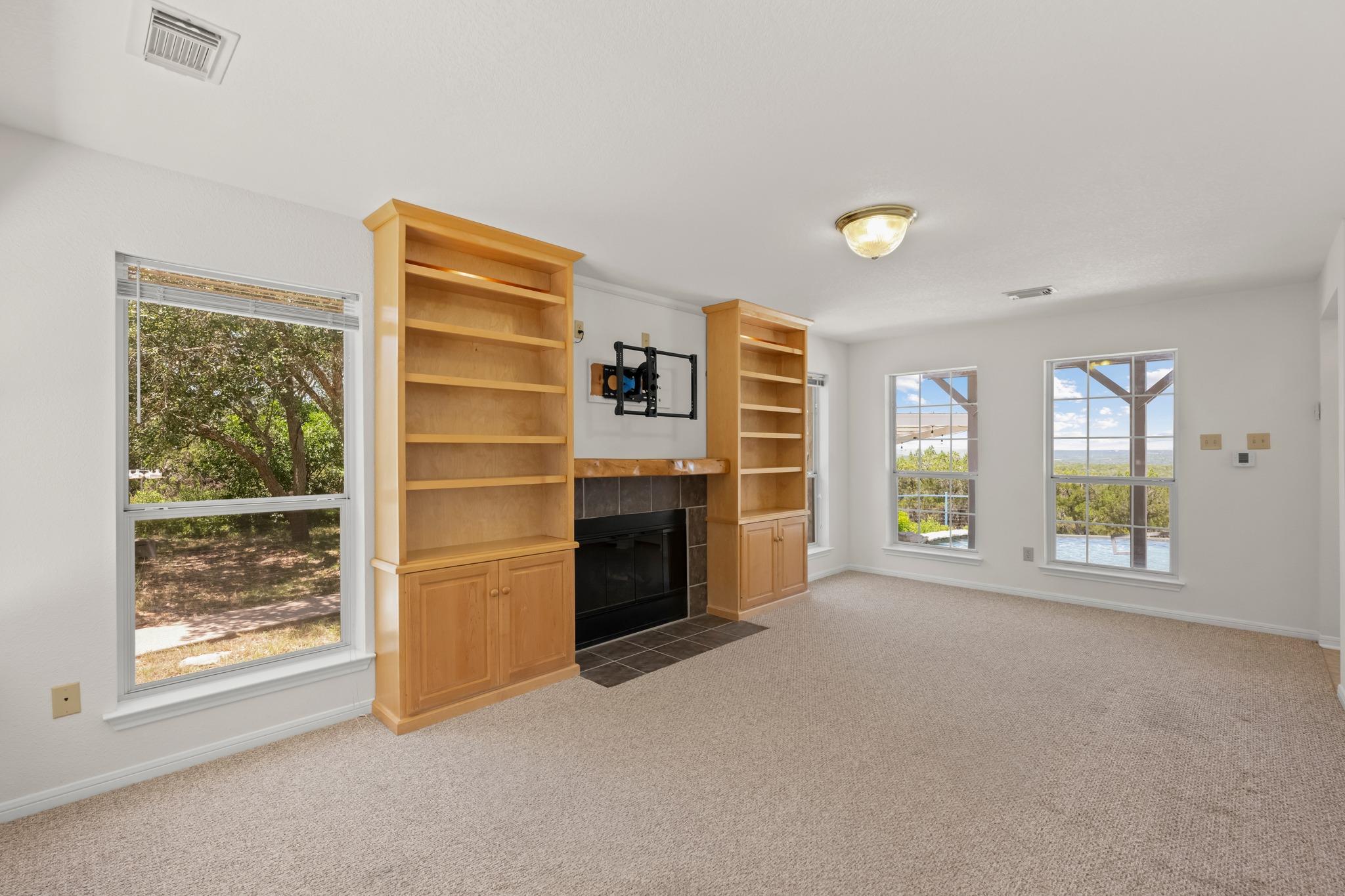 1316 Overland Stage Rd, Dripping Springs, TX 78620