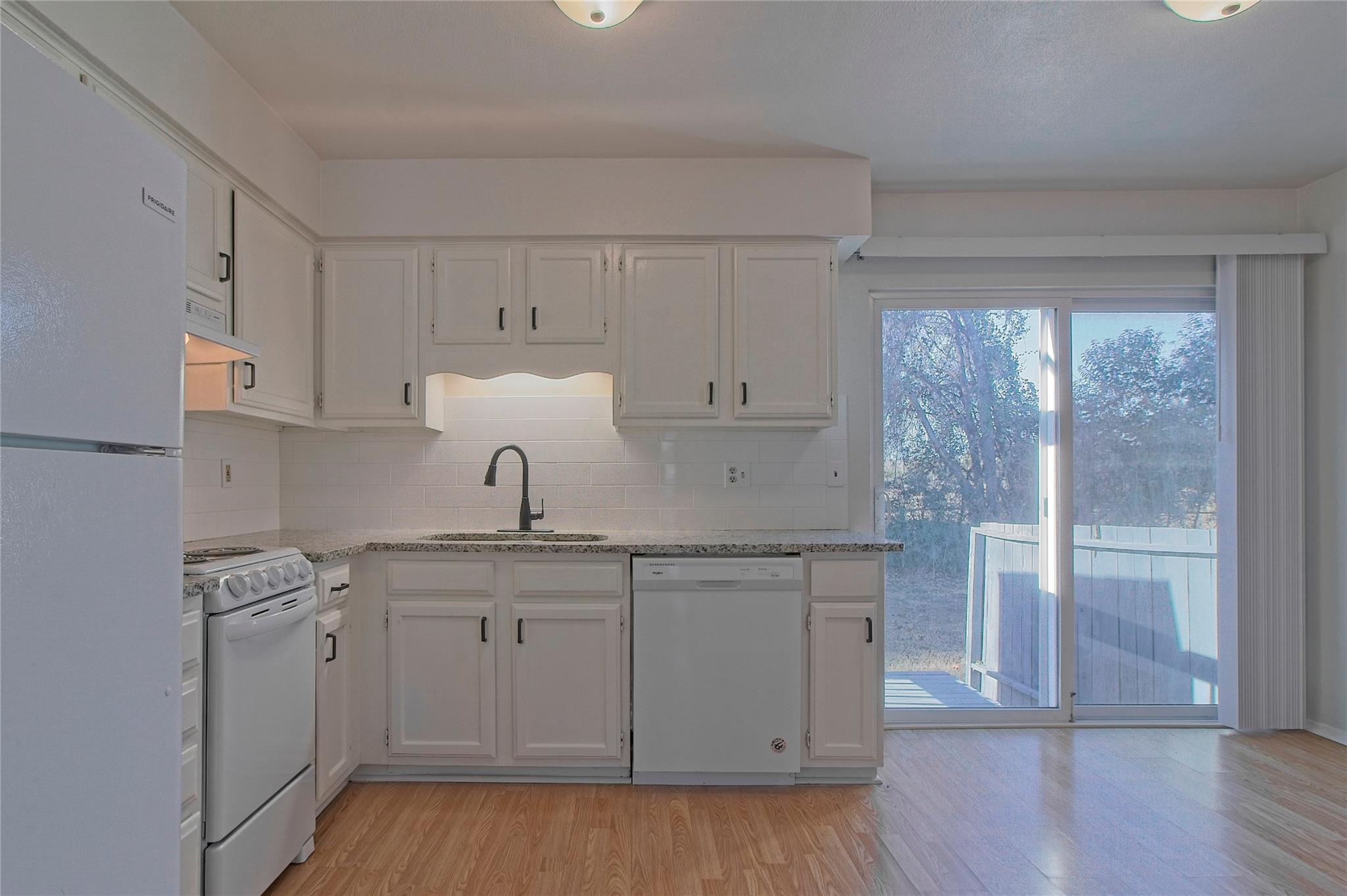 3004 Whisper Oaks Ln # D, Georgetown, TX 78628