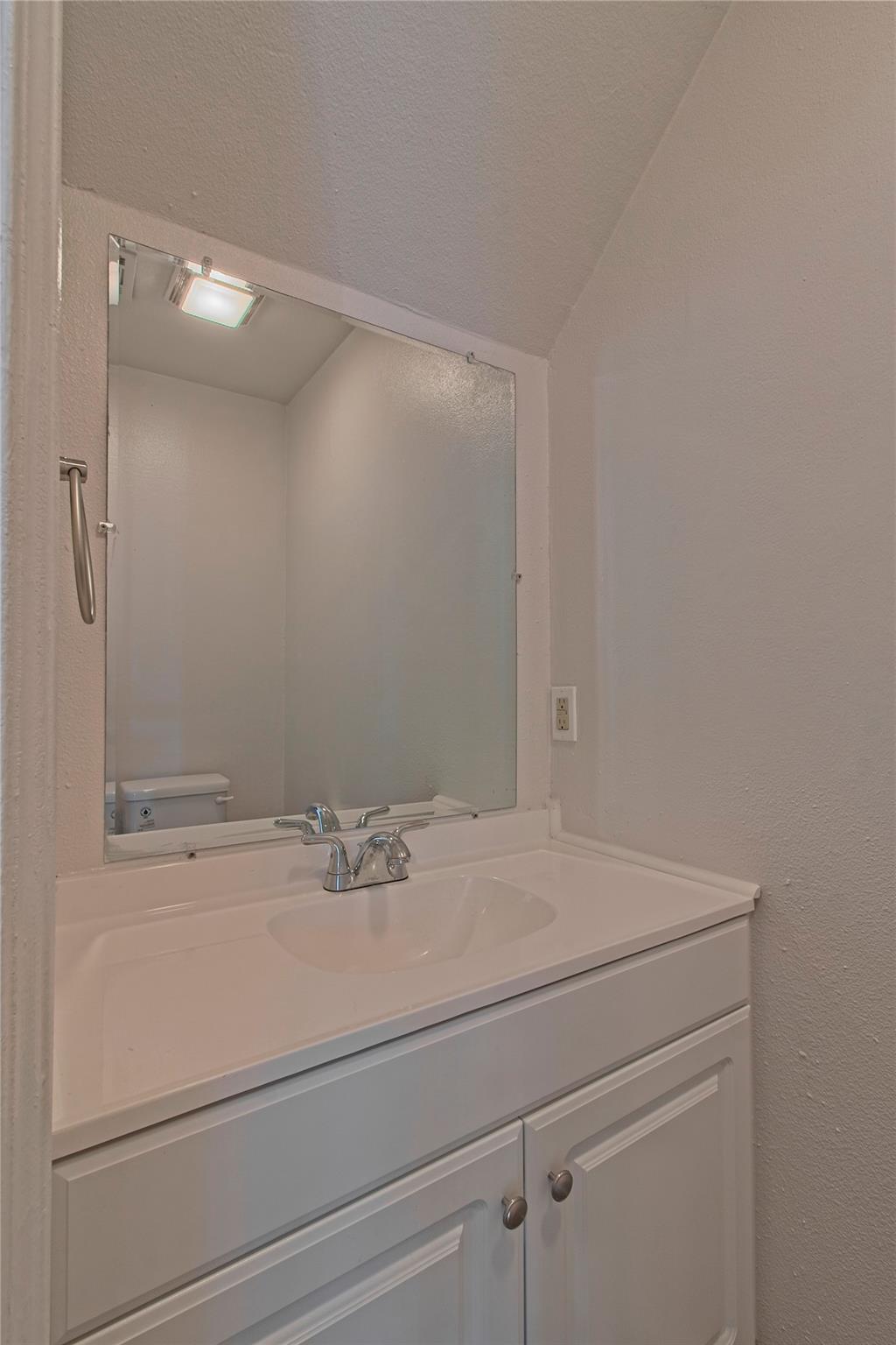 3004 Whisper Oaks Ln # D, Georgetown, TX 78628