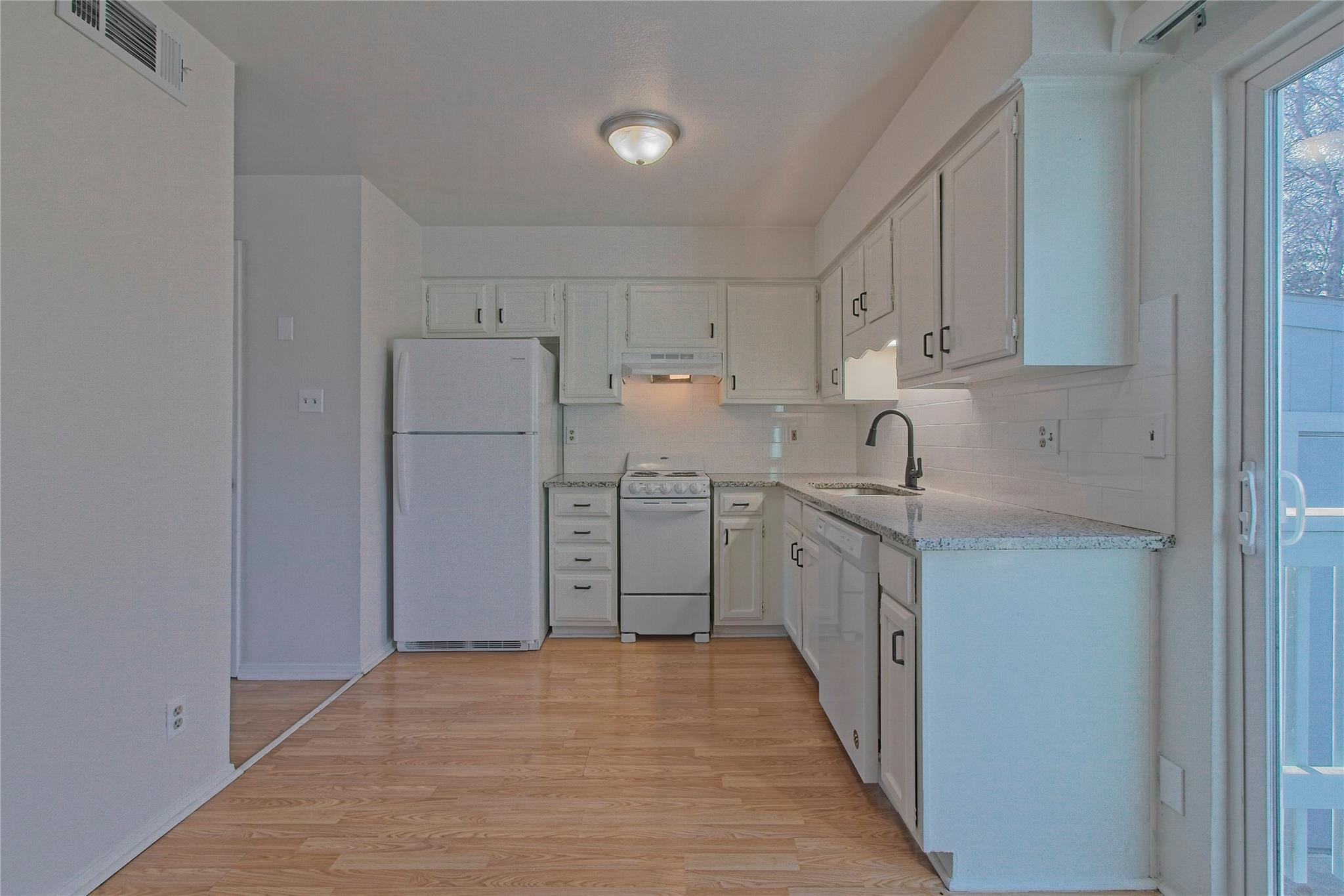 3004 Whisper Oaks Ln # D, Georgetown, TX 78628