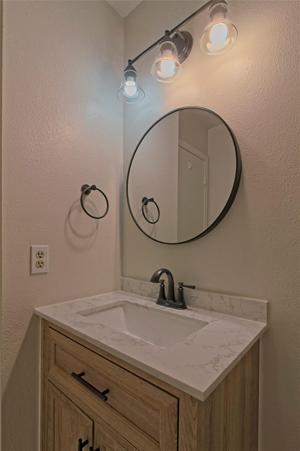 3004 Whisper Oaks Ln # D, Georgetown, TX 78628