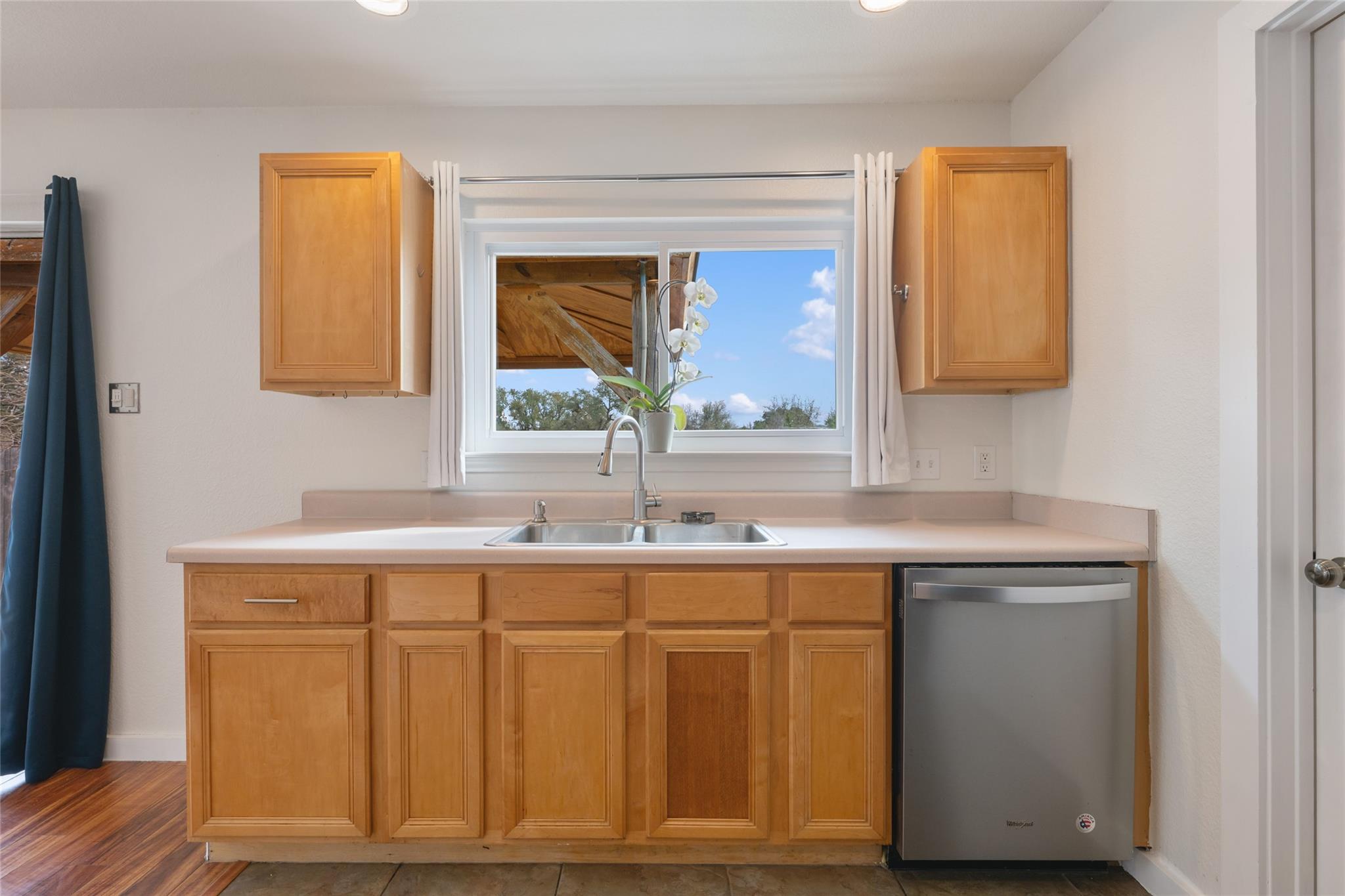 1602 Candlelight Dr, Leander, TX 78641