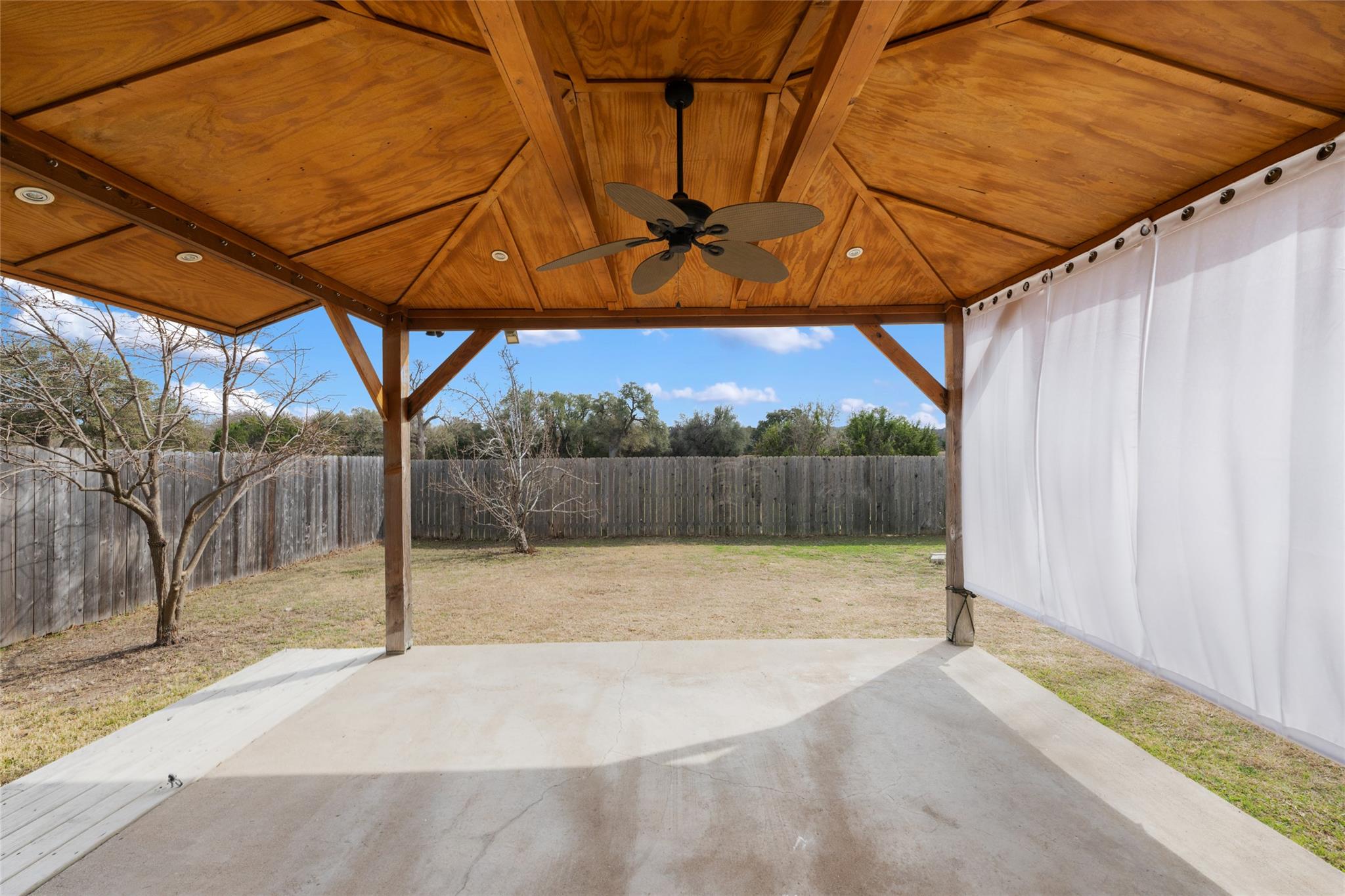 1602 Candlelight Dr, Leander, TX 78641