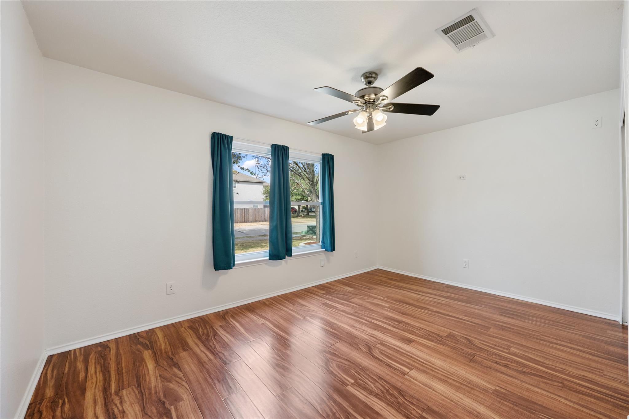 1602 Candlelight Dr, Leander, TX 78641