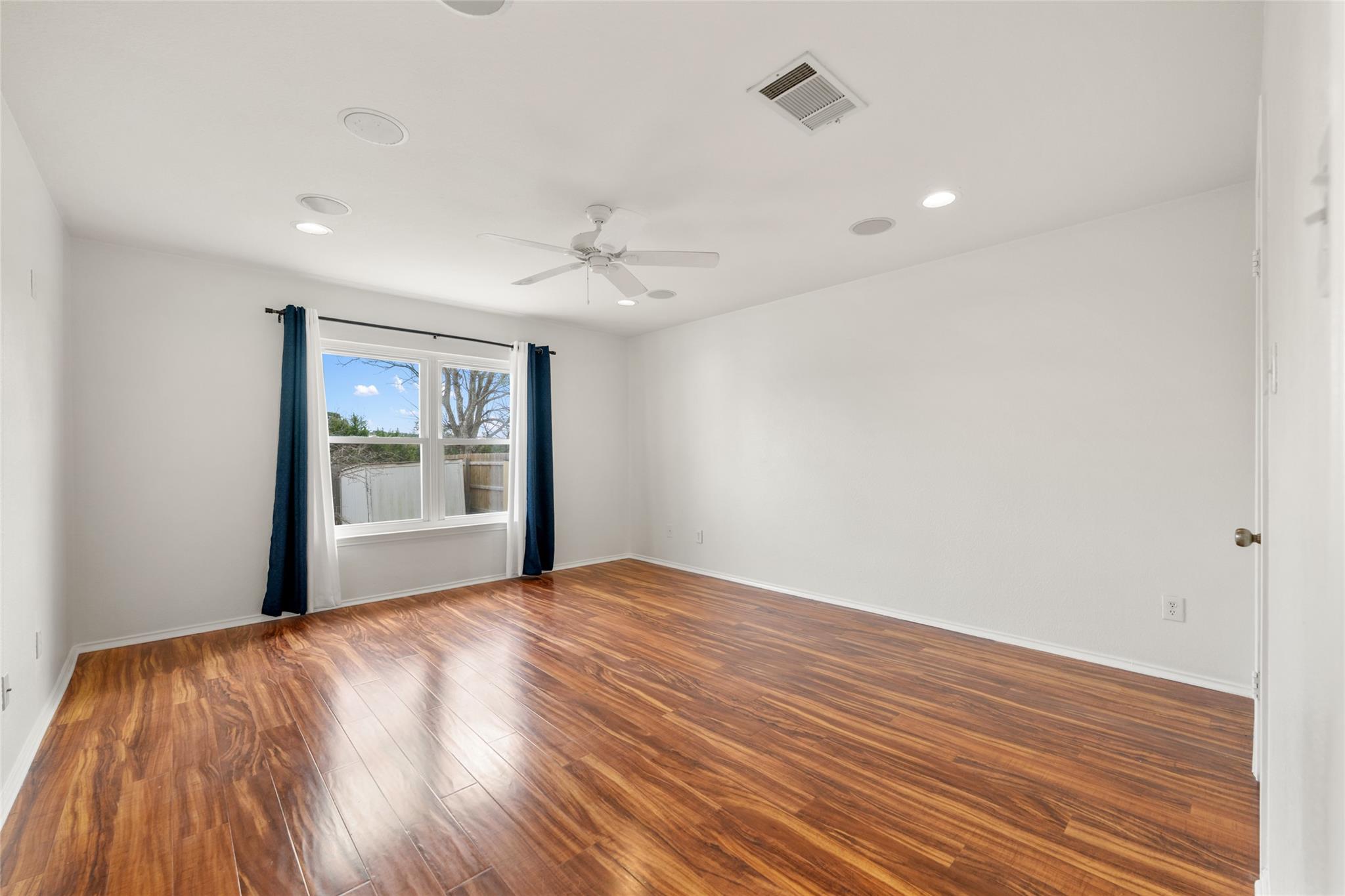 1602 Candlelight Dr, Leander, TX 78641