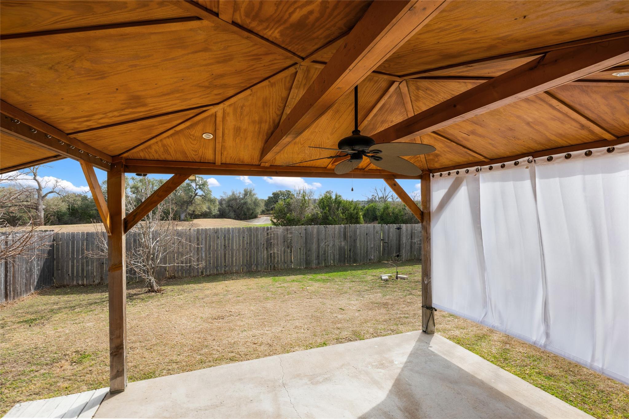 1602 Candlelight Dr, Leander, TX 78641