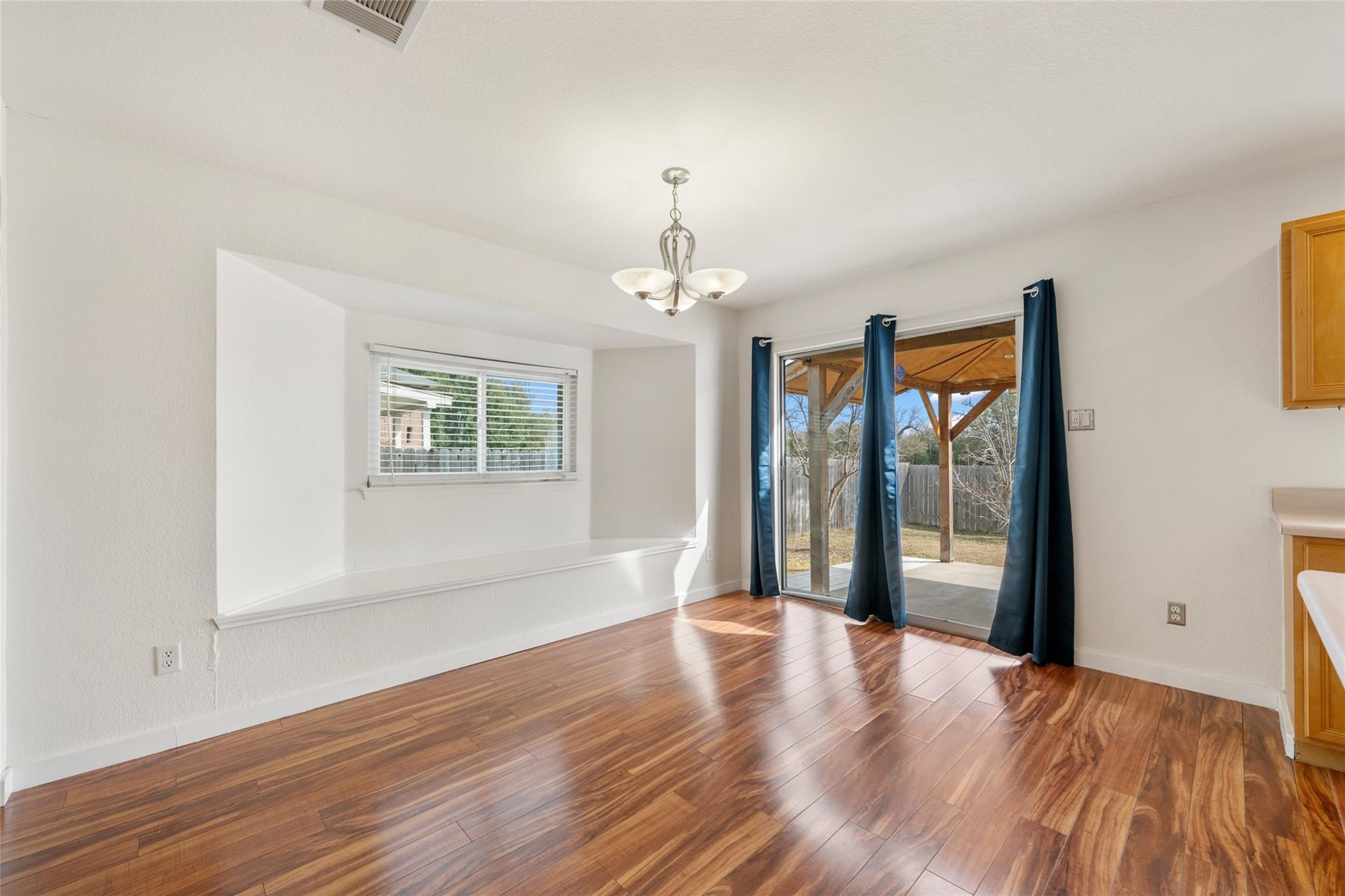 1602 Candlelight Dr, Leander, TX 78641