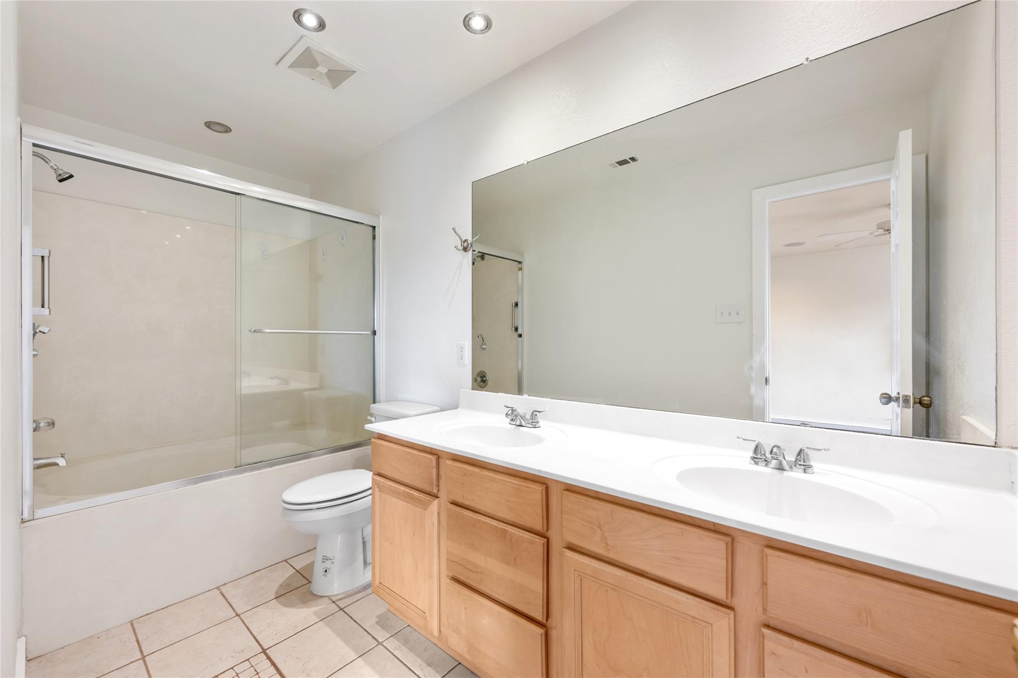 1602 Candlelight Dr, Leander, TX 78641