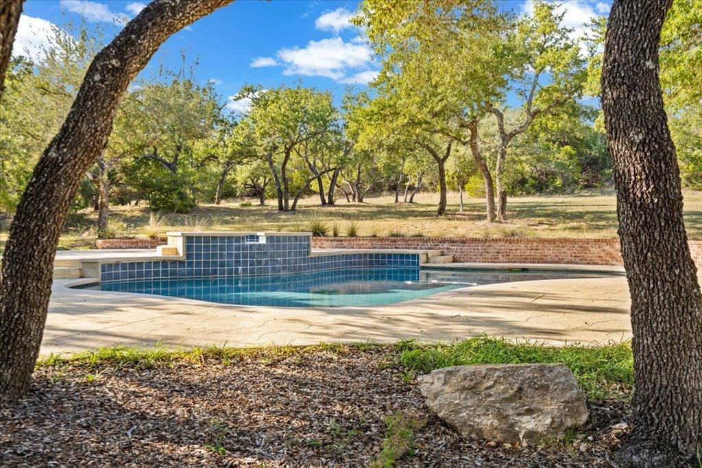 5410 Great Divide Dr, Bee Cave, TX 78738