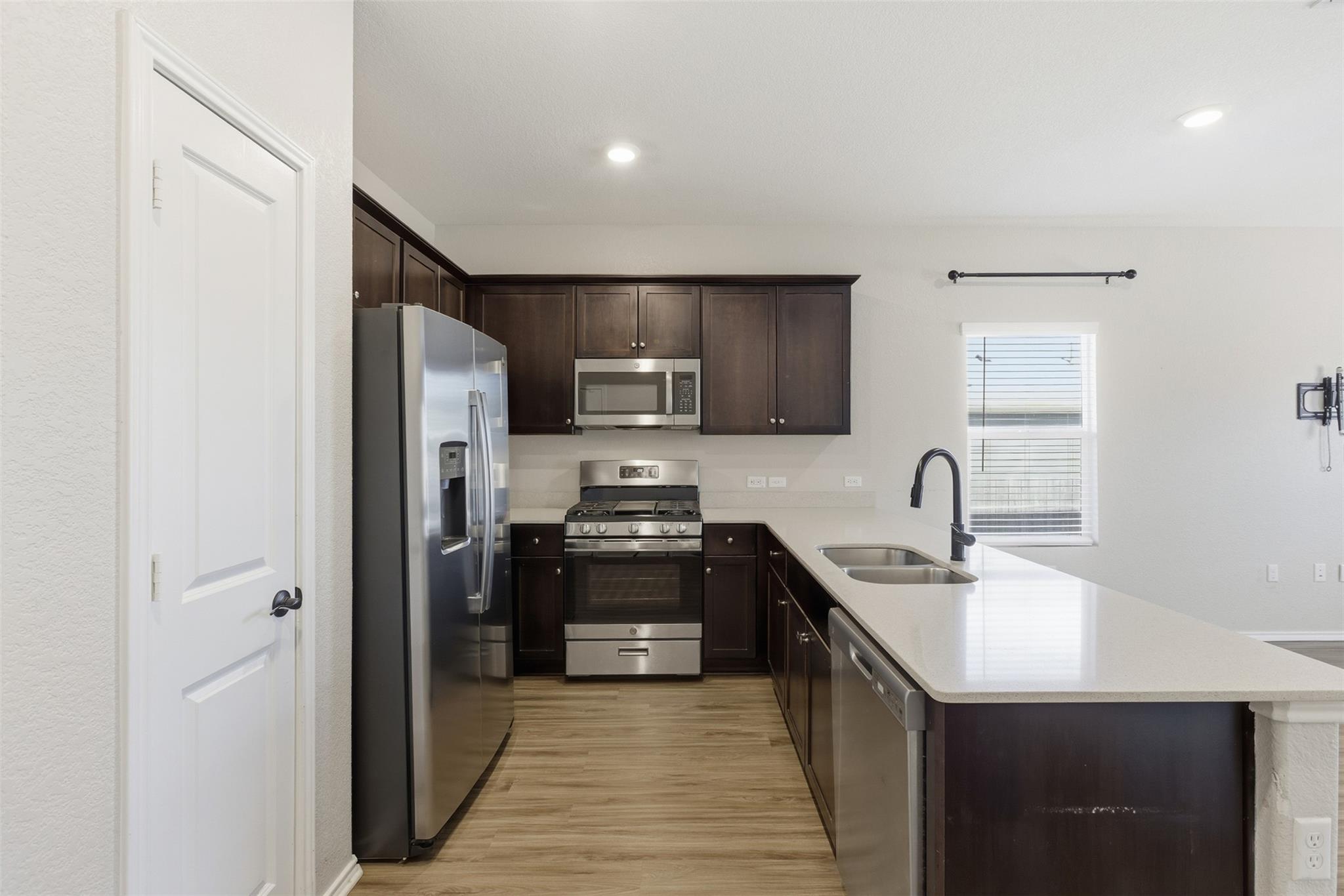 7607 Ivy Trellis Trl, Del Valle, TX 78617