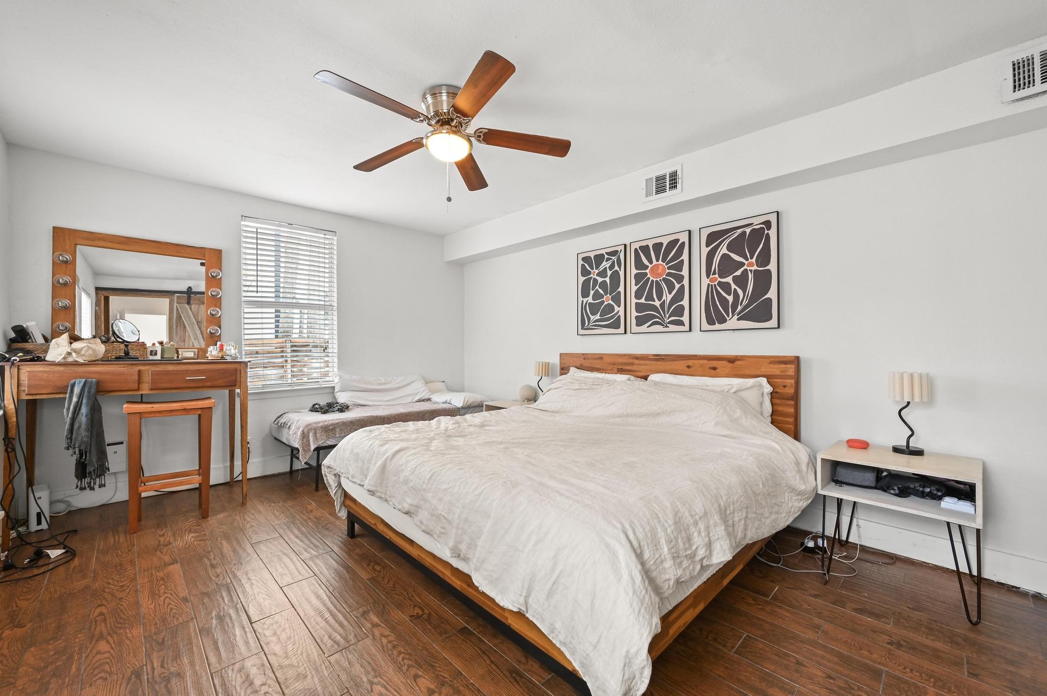 1005 Daphne Ct, Austin, TX 78704