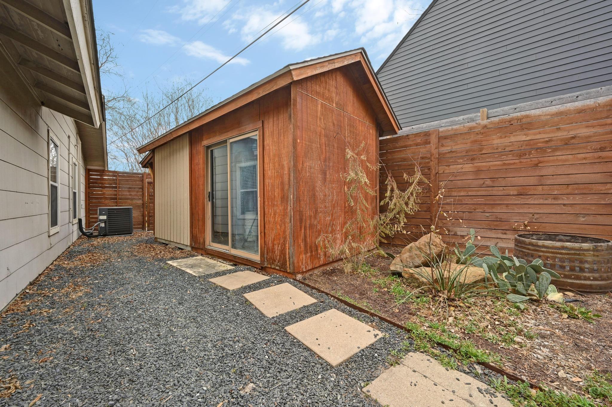 1005 Daphne Ct, Austin, TX 78704