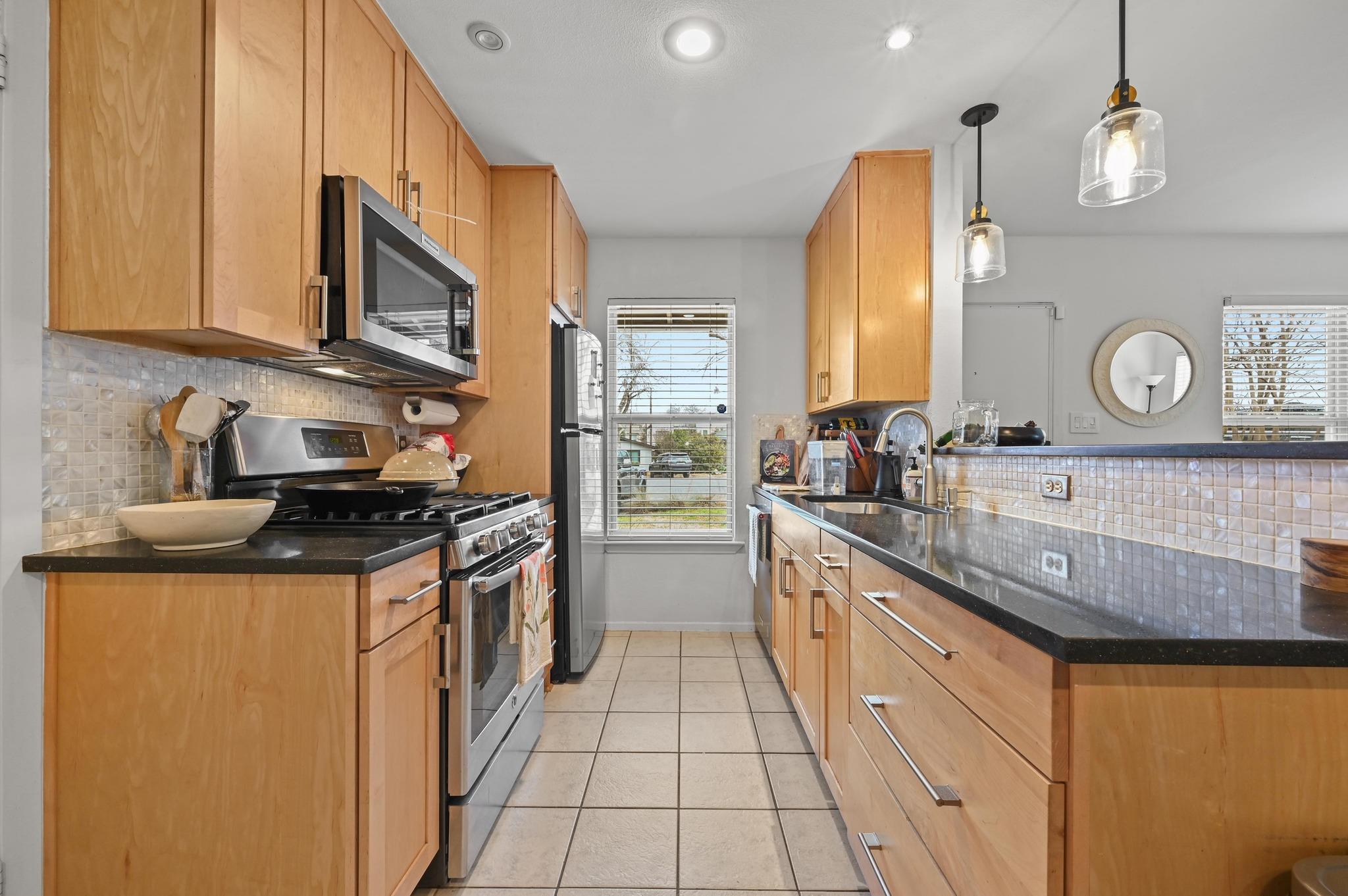 1005 Daphne Ct, Austin, TX 78704