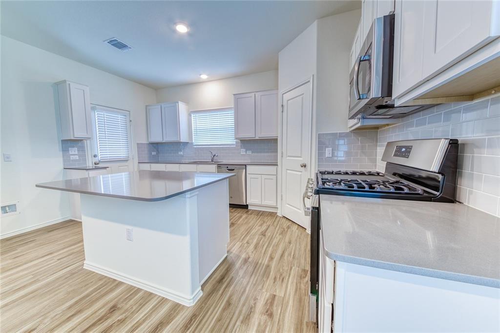 15401 Summer Ray Dr NE, Del Valle, TX 78617