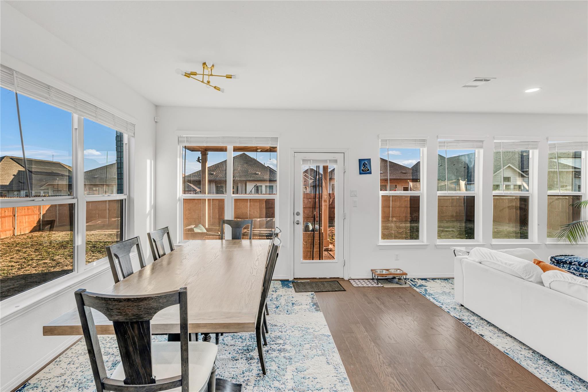 111 Fortuna Ct, Liberty Hill, TX 78642