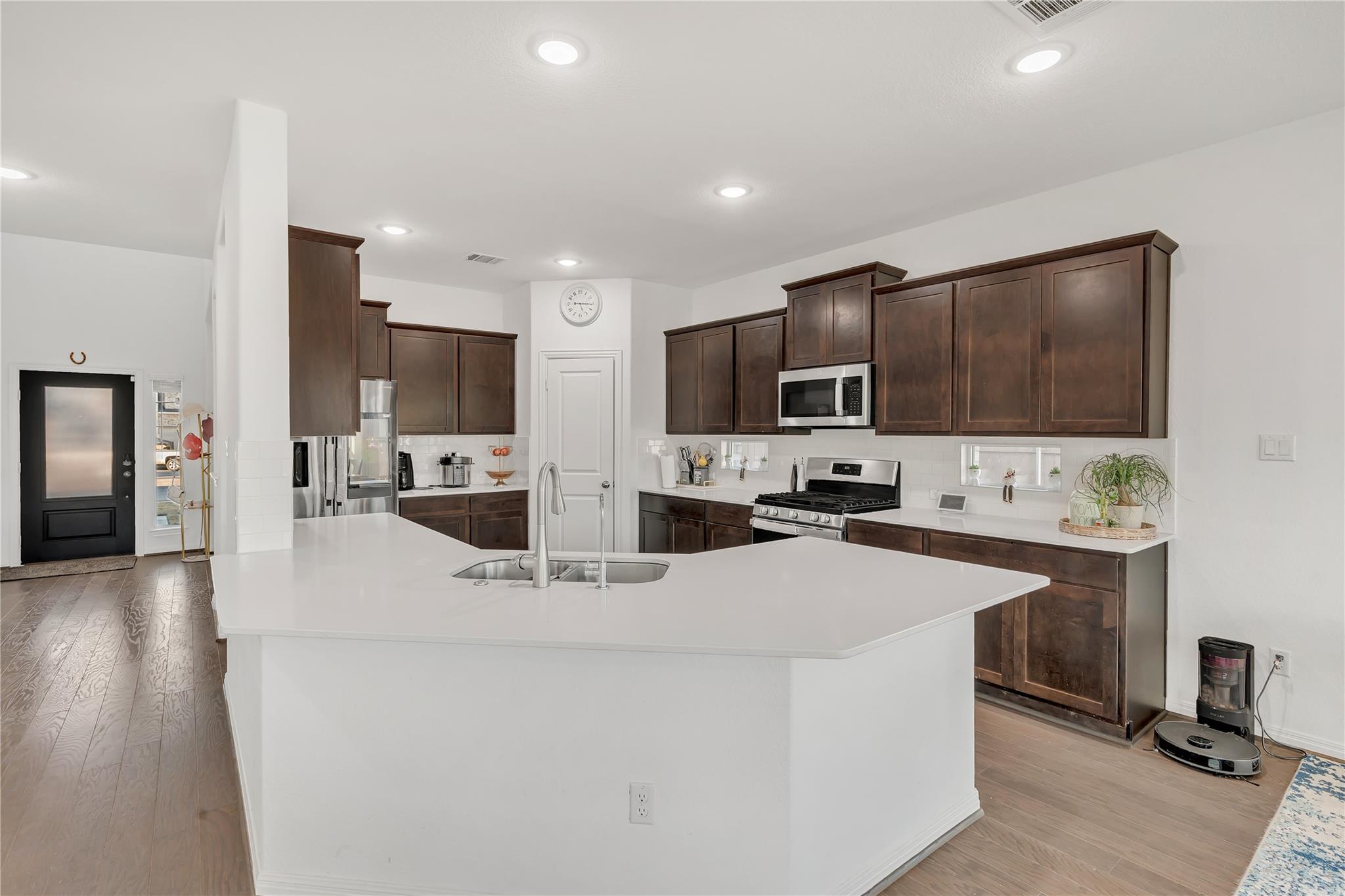 111 Fortuna Ct, Liberty Hill, TX 78642