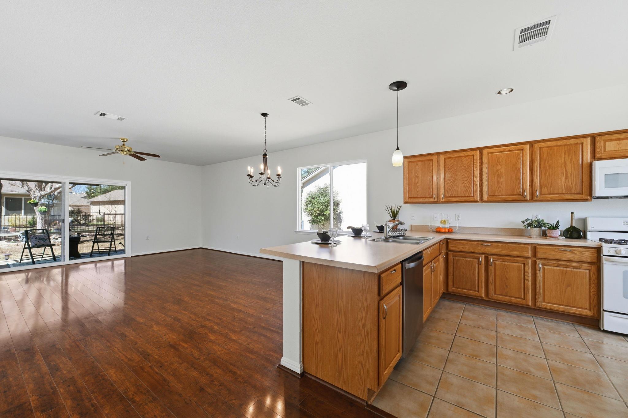 708 Texas Dr, Georgetown, TX 78633