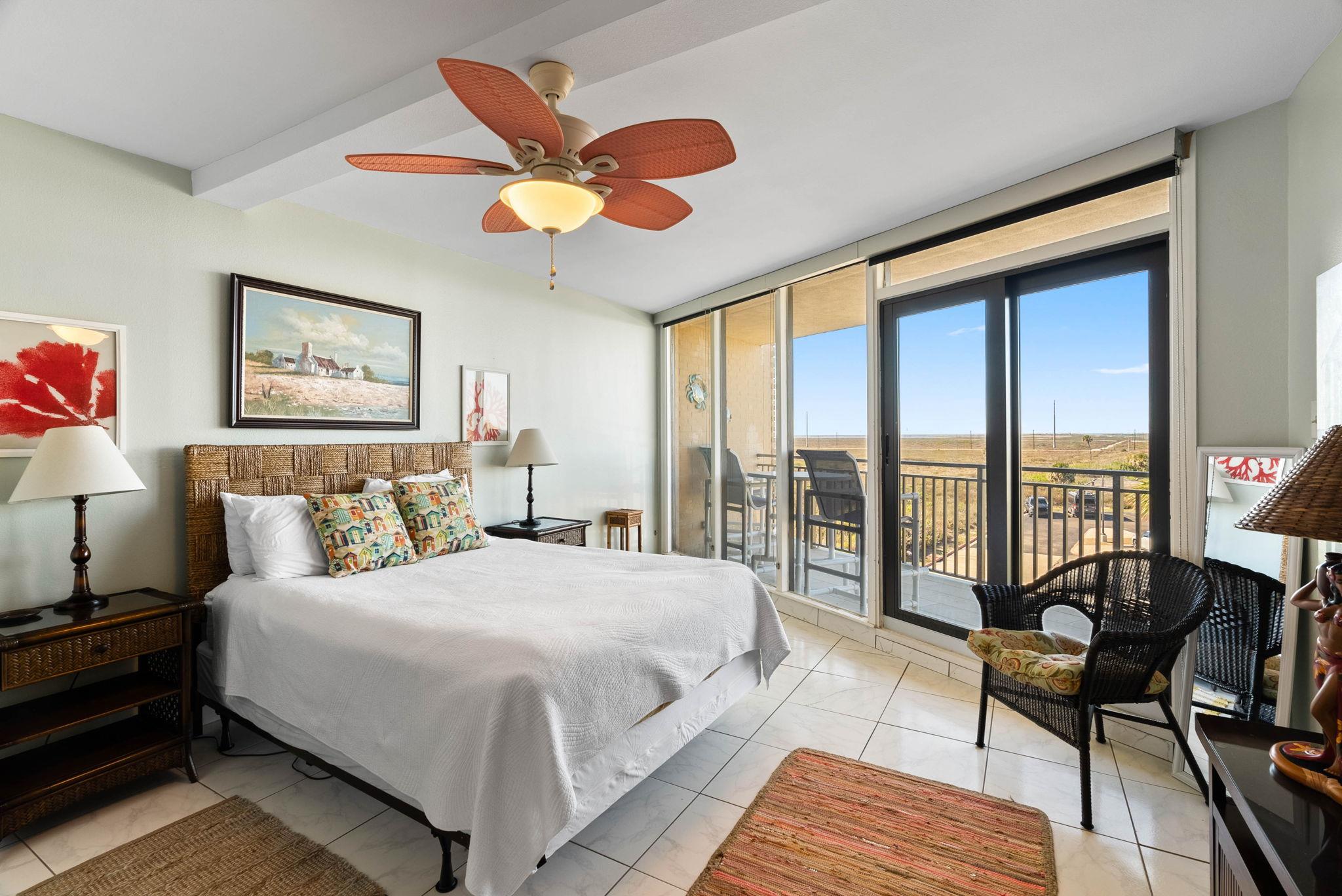 6649 Seacomber Dr # 310, Port Aransas, TX 78373