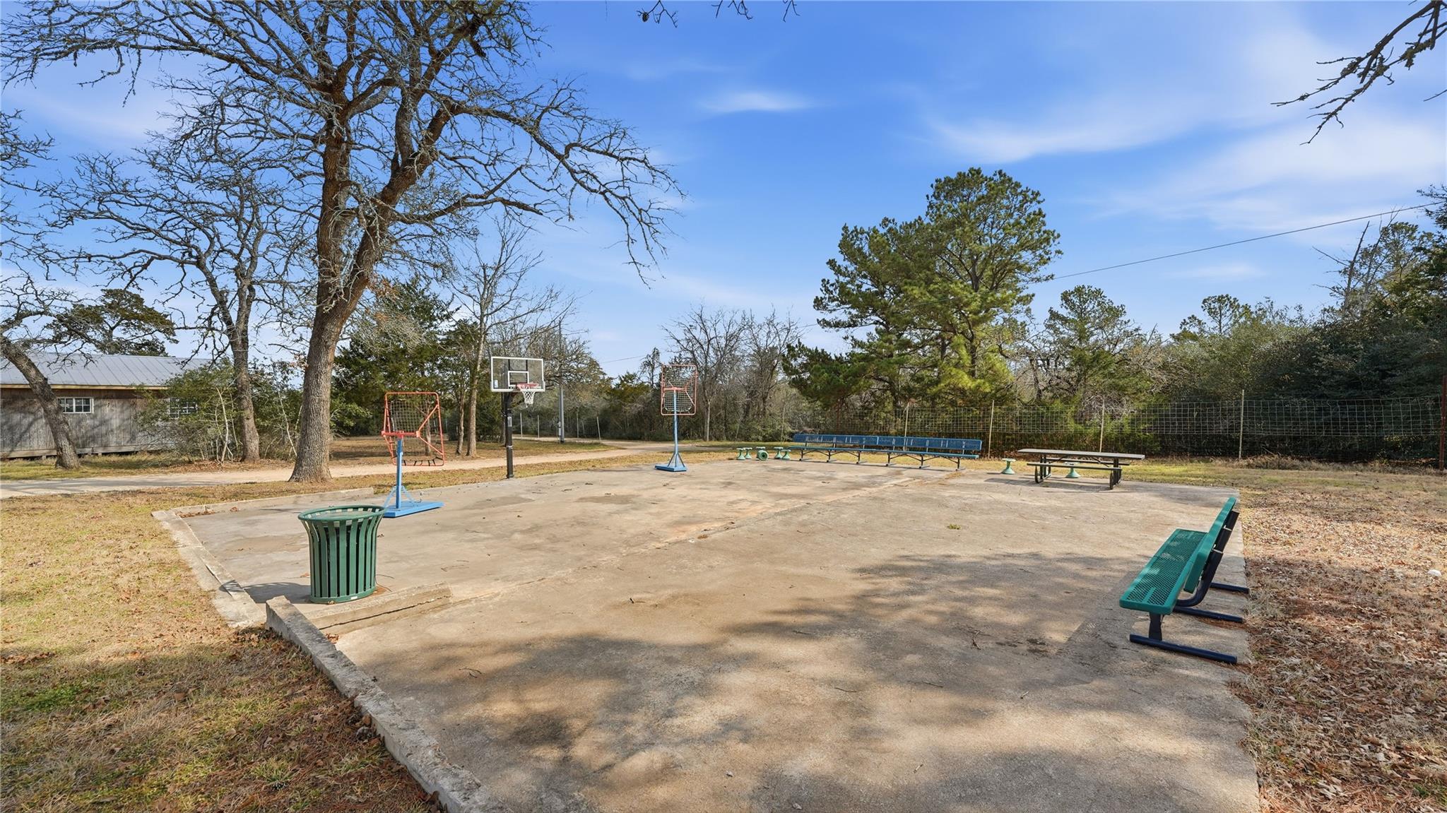 182 Little Ranch Rd, Red Rock, TX 78662