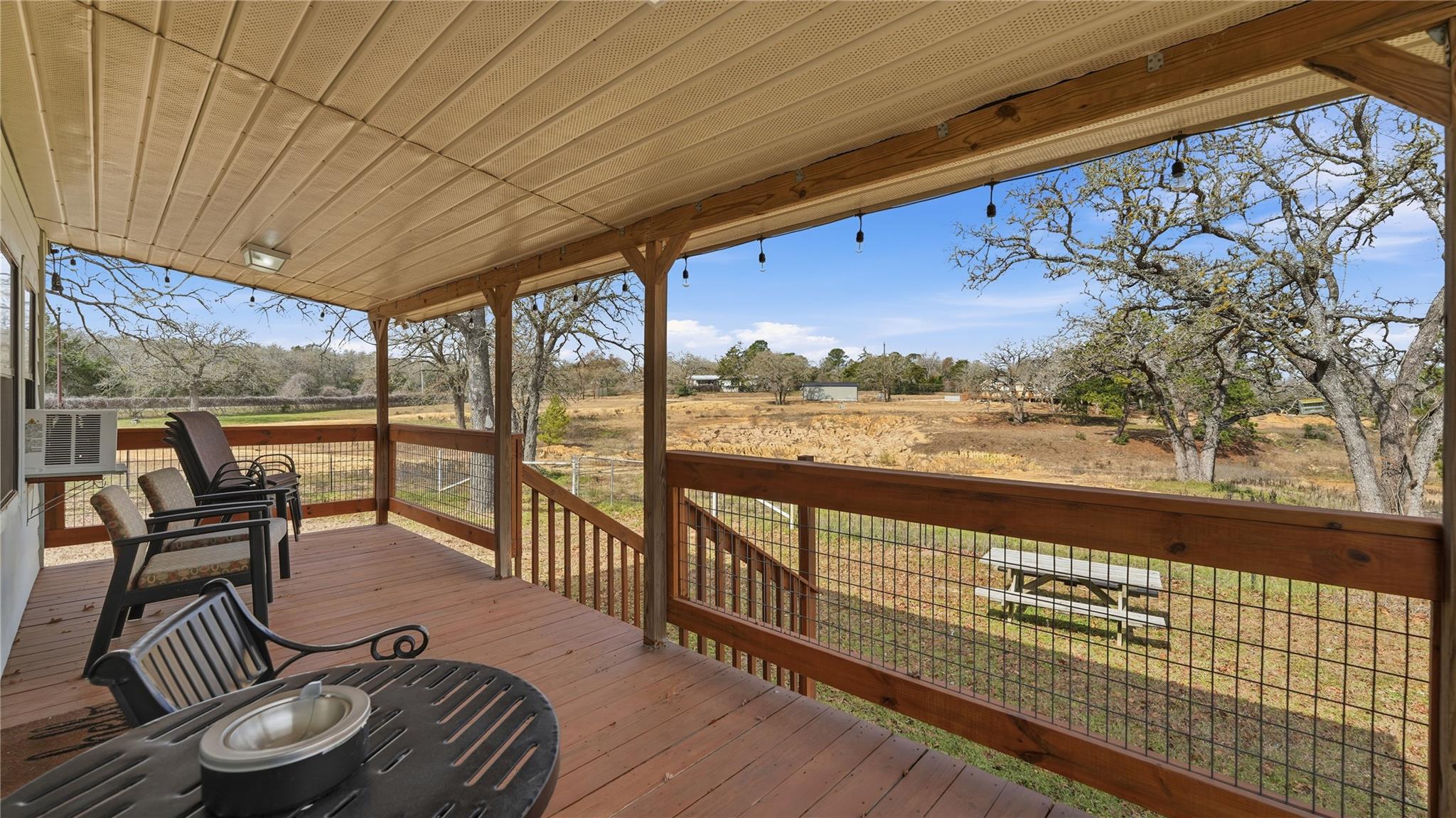 182 Little Ranch Rd, Red Rock, TX 78662