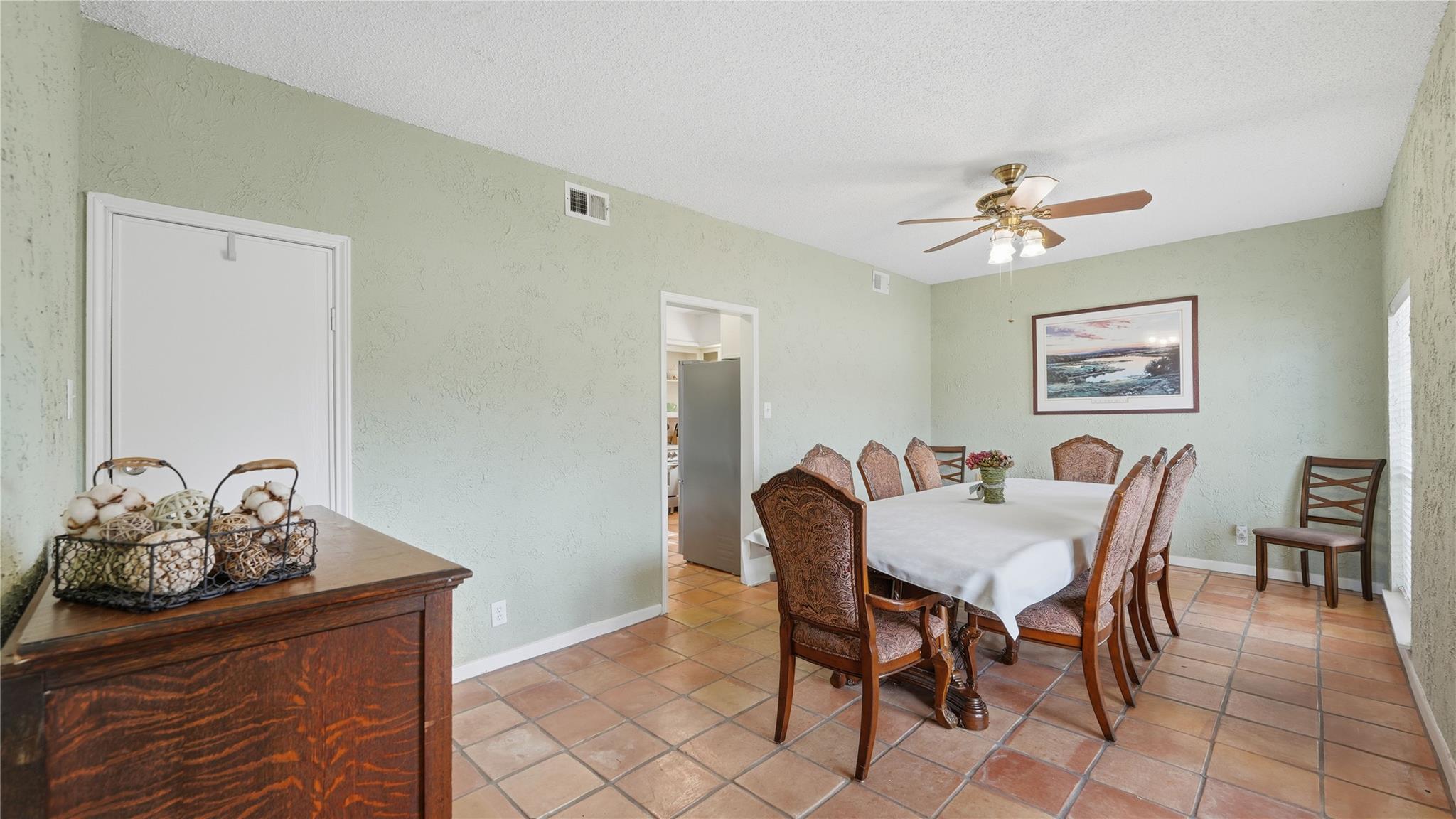 182 Little Ranch Rd, Red Rock, TX 78662