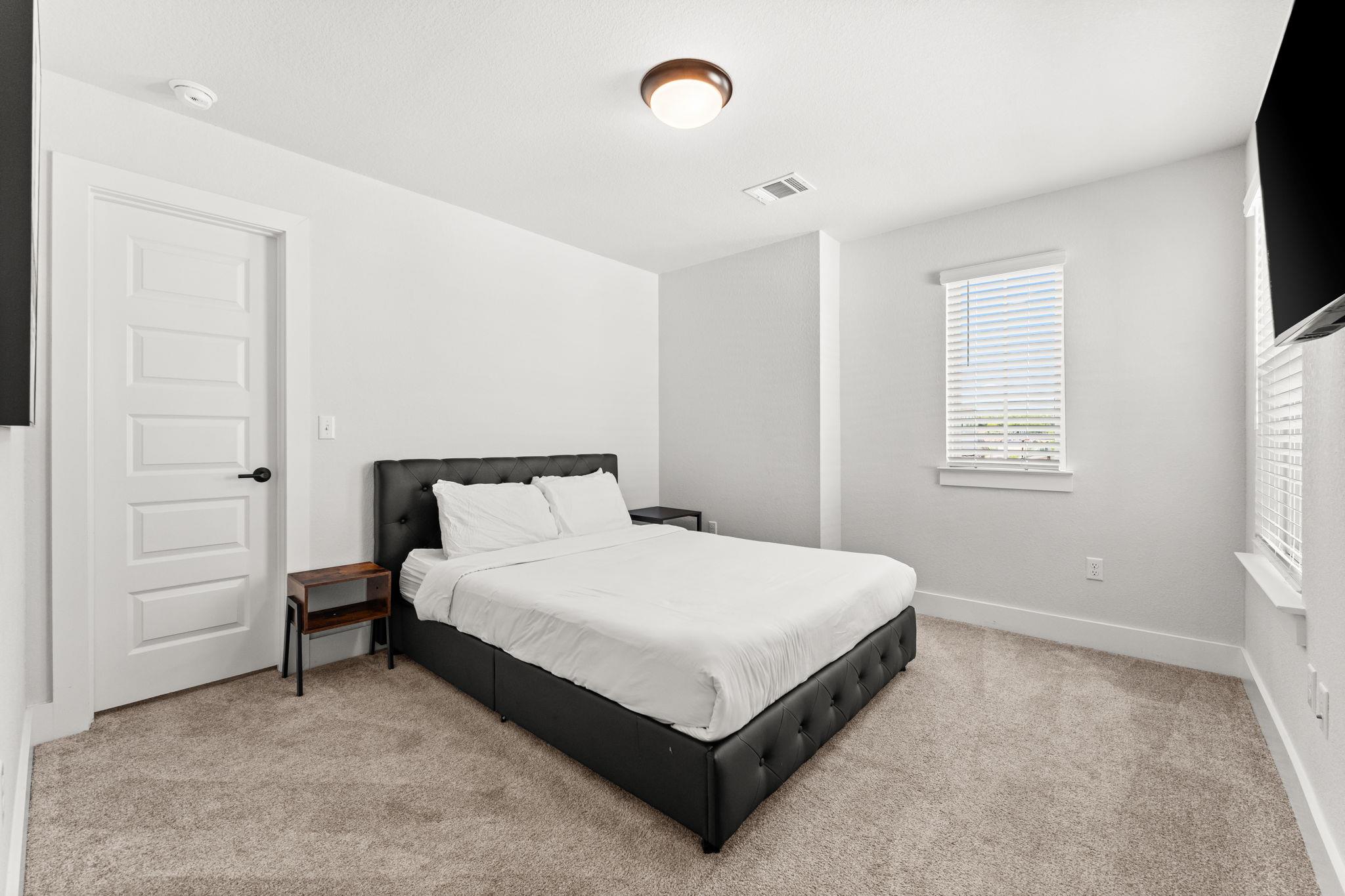 8512 McKamy Dr, Austin, TX 78744