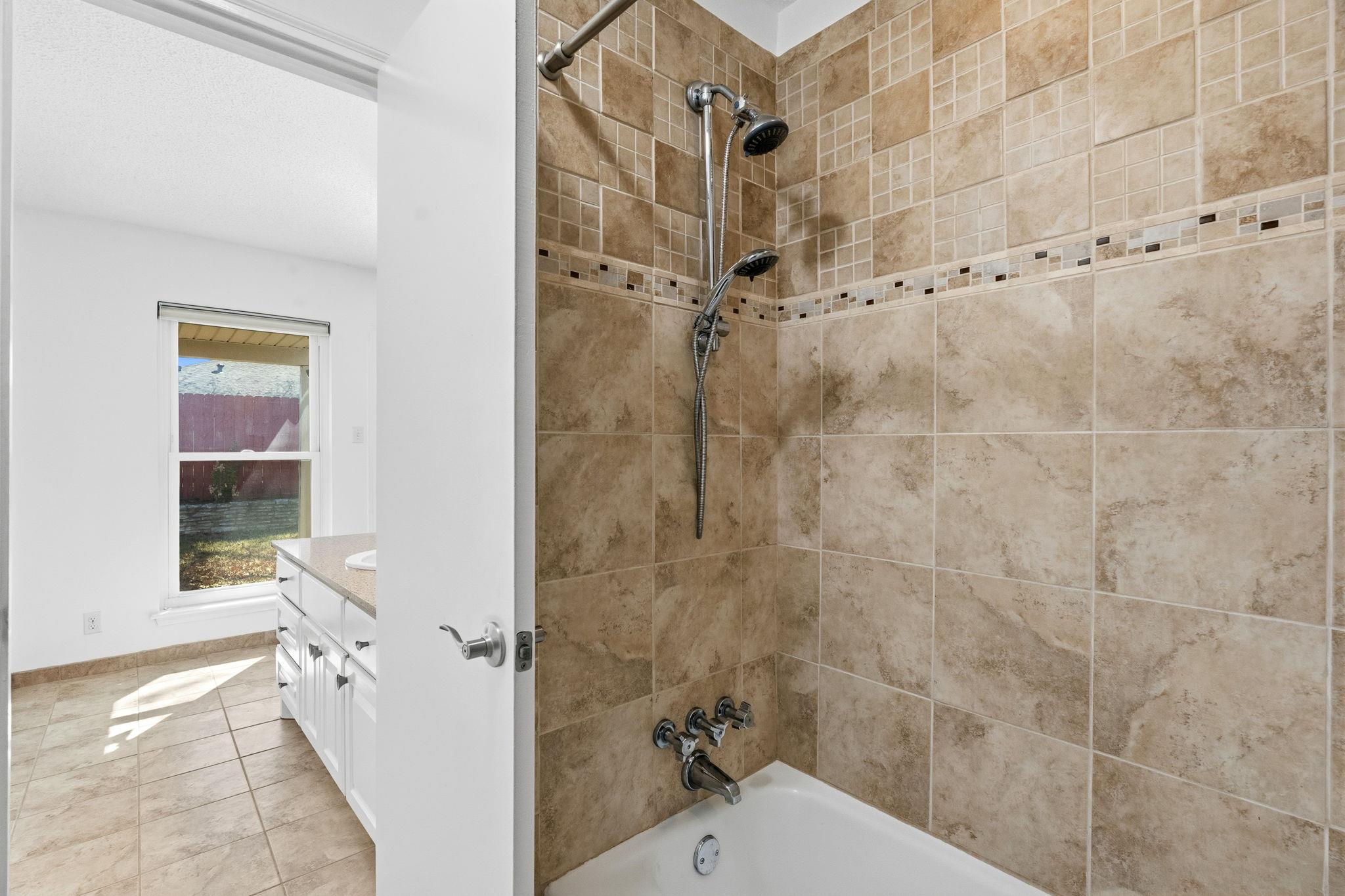 9013 Collinfield Dr, Austin, TX 78758