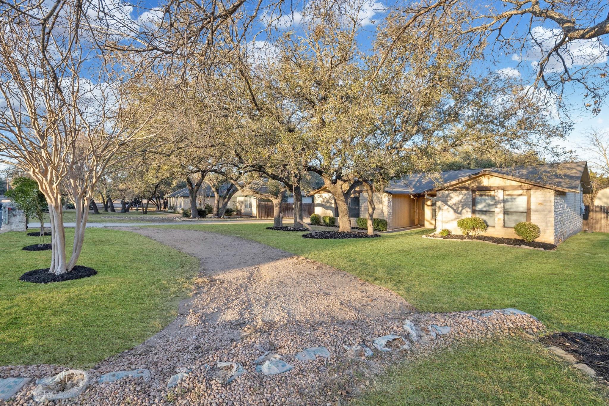 2206 Castlewood Trl, Leander, TX 78641