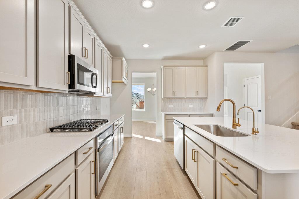 112 Barret Dr, Liberty Hill, TX 78642