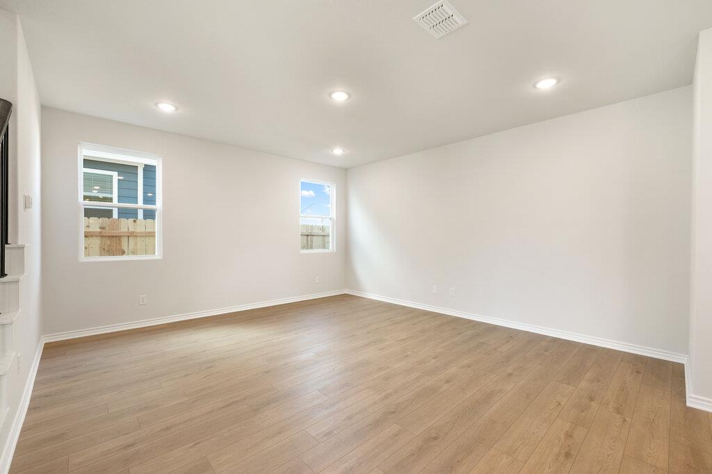 112 Barret Dr, Liberty Hill, TX 78642