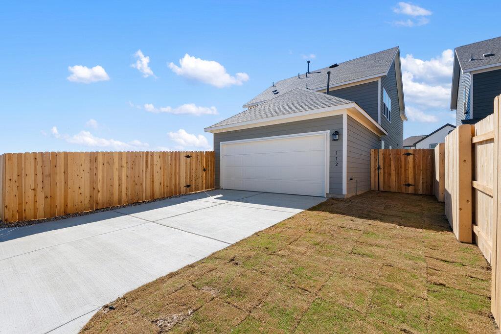 112 Barret Dr, Liberty Hill, TX 78642