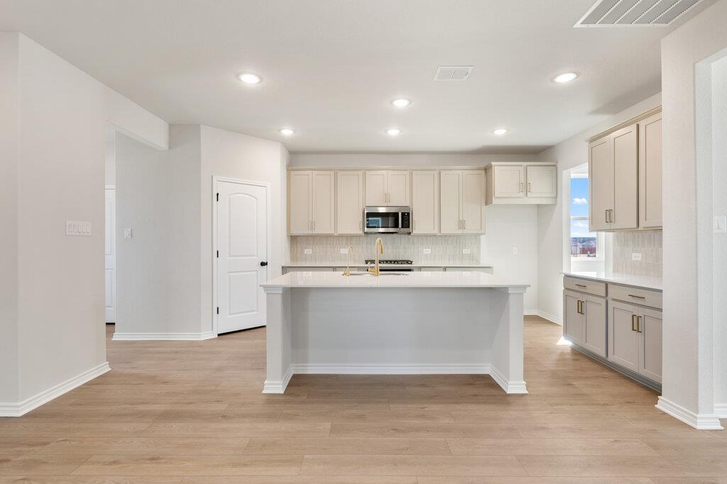 112 Barret Dr, Liberty Hill, TX 78642