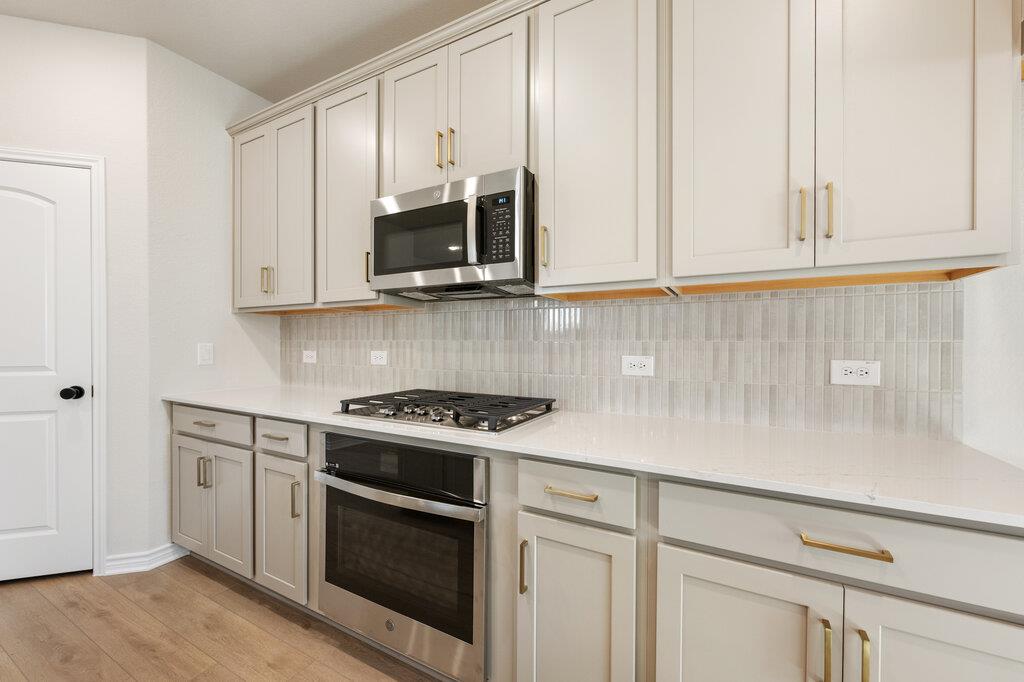 112 Barret Dr, Liberty Hill, TX 78642