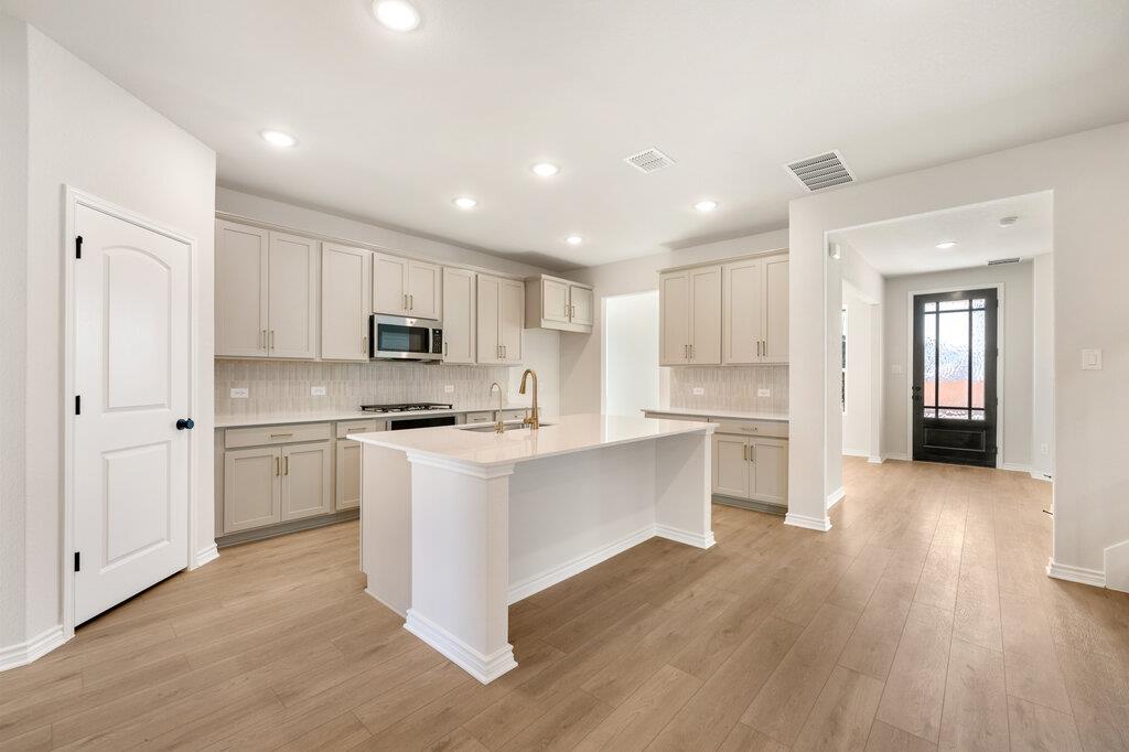 112 Barret Dr, Liberty Hill, TX 78642